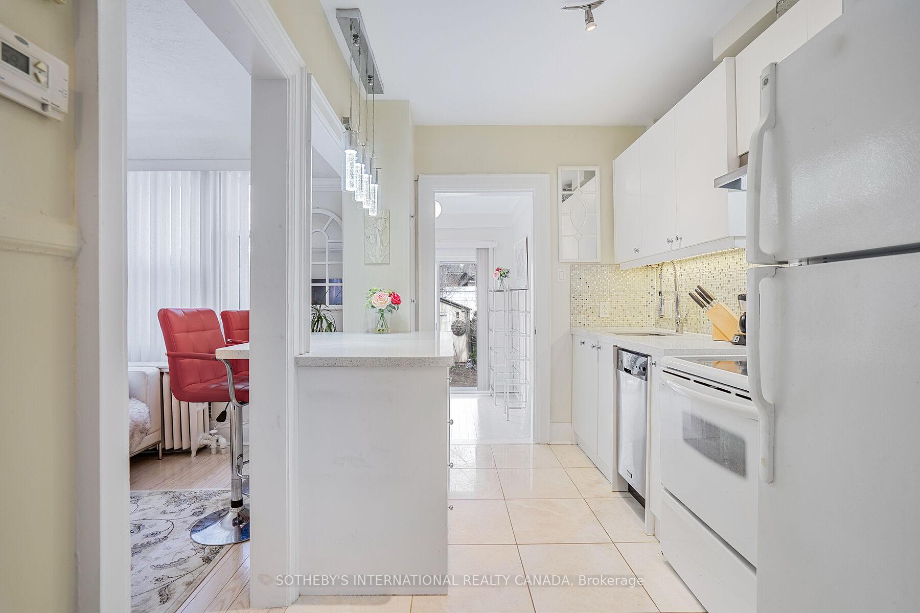 Photo 13 of 12 Belsize Drive, Toronto, Mount Pleasant West — HOMEH