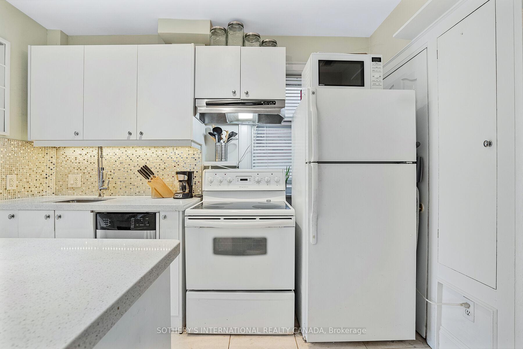 Photo 14 of 12 Belsize Drive, Toronto, Mount Pleasant West — HOMEH