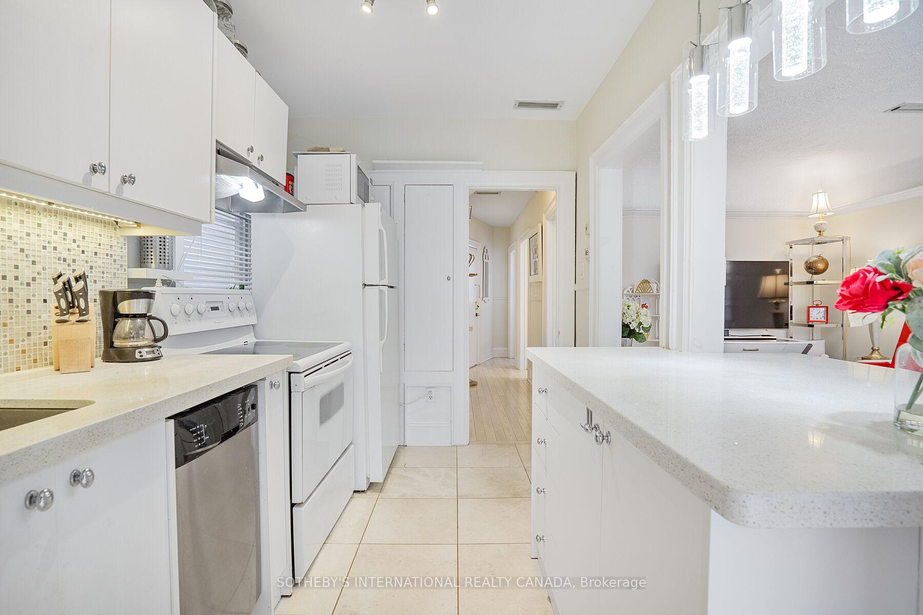Photo 16 of 12 Belsize Drive, Toronto, Mount Pleasant West — HOMEH