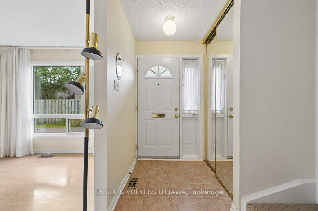 Photo 4 of Unit 18, 1280 Cahill Drive, Ottawa, South Keys — HOMEH