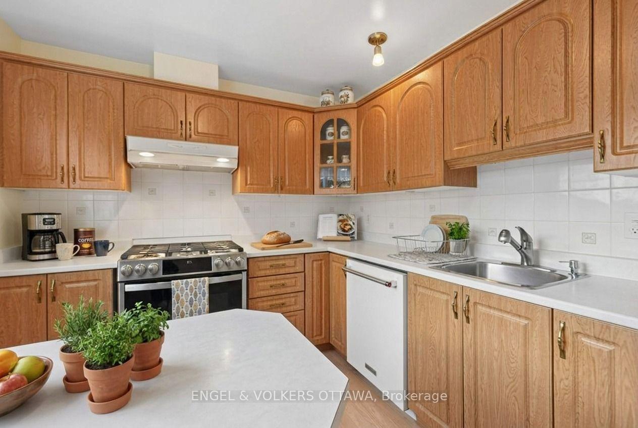 Photo 11 of Unit 18, 1280 Cahill Drive, Ottawa, South Keys — HOMEH
