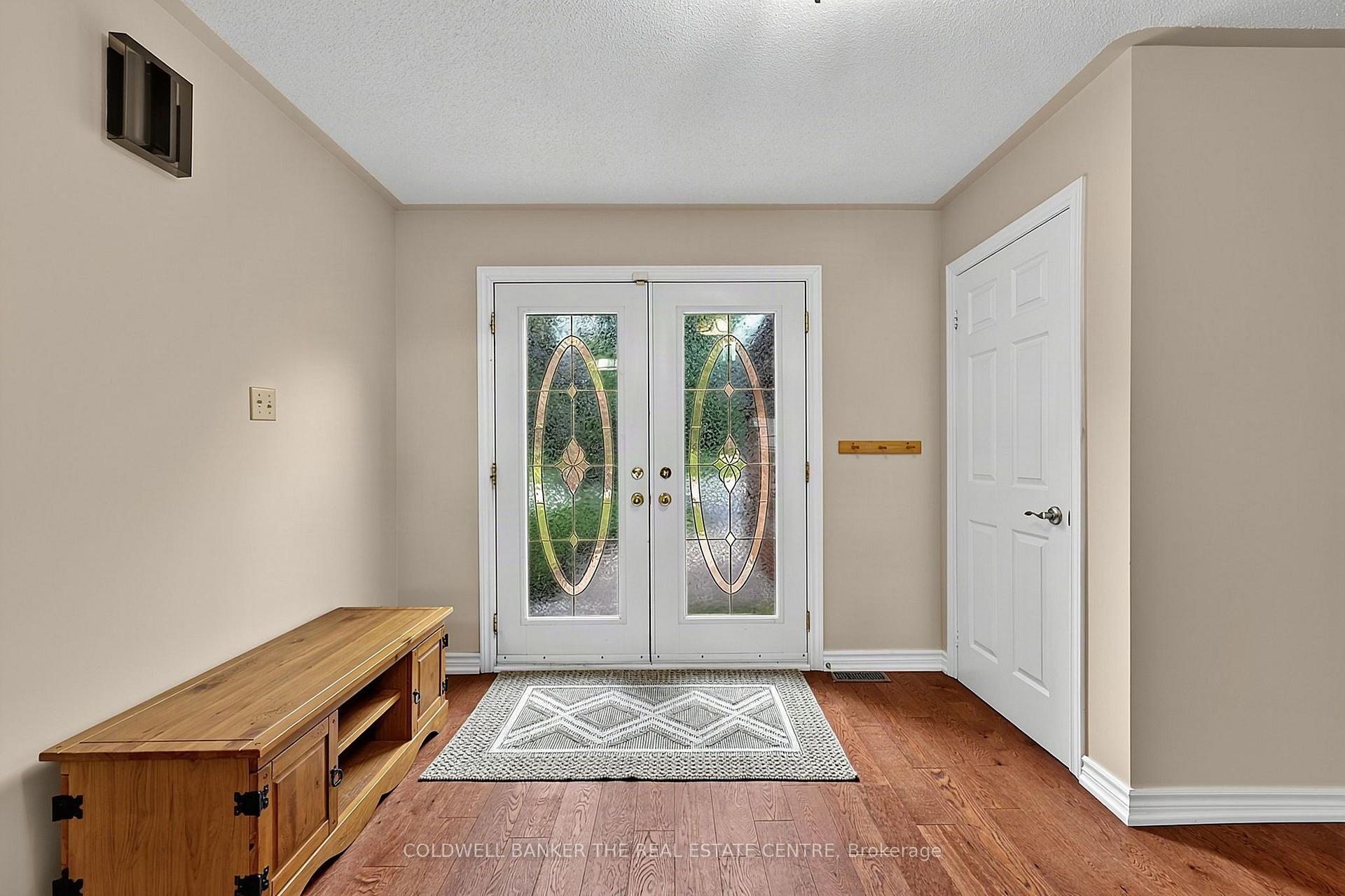 Photo 5 of 37 Falling Brook Drive, Barrie, Bayshore — HOMEH
