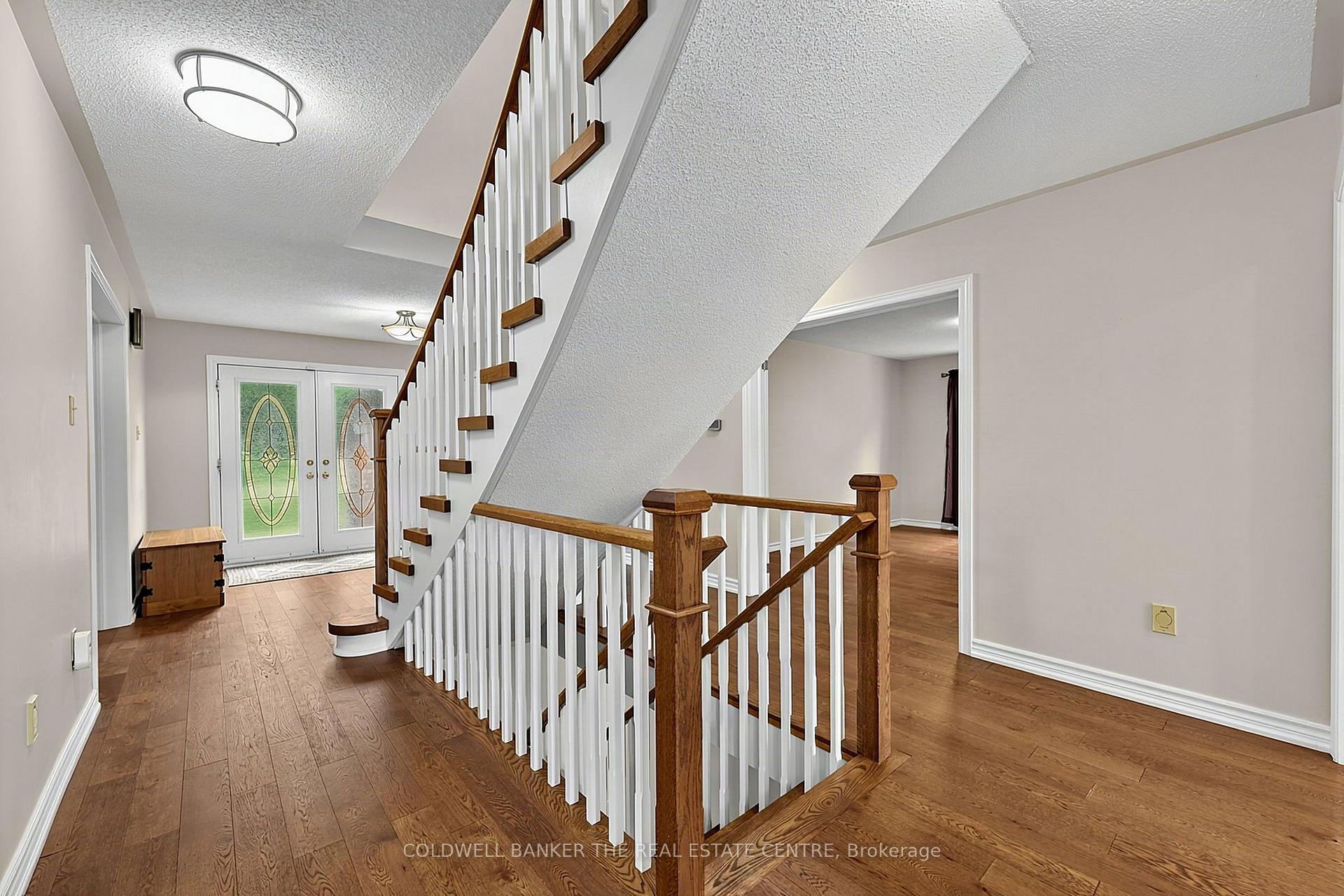 Photo 11 of 37 Falling Brook Drive, Barrie, Bayshore — HOMEH