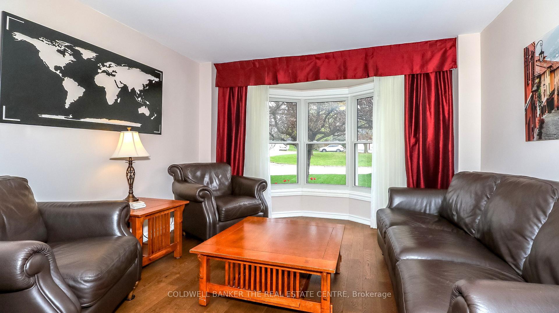 Photo 17 of 37 Falling Brook Drive, Barrie, Bayshore — HOMEH