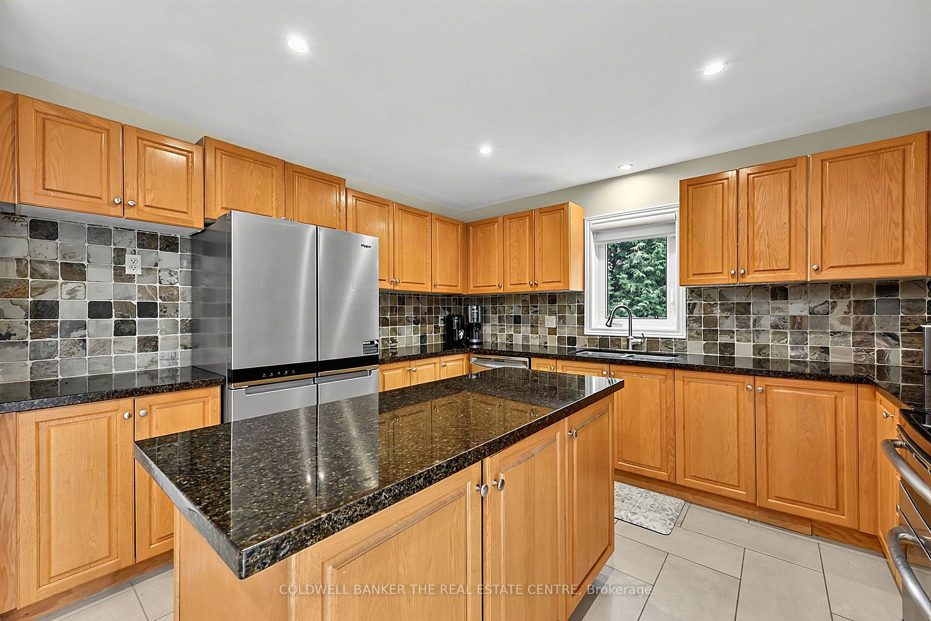 Photo 39 of 37 Falling Brook Drive, Barrie, Bayshore — HOMEH