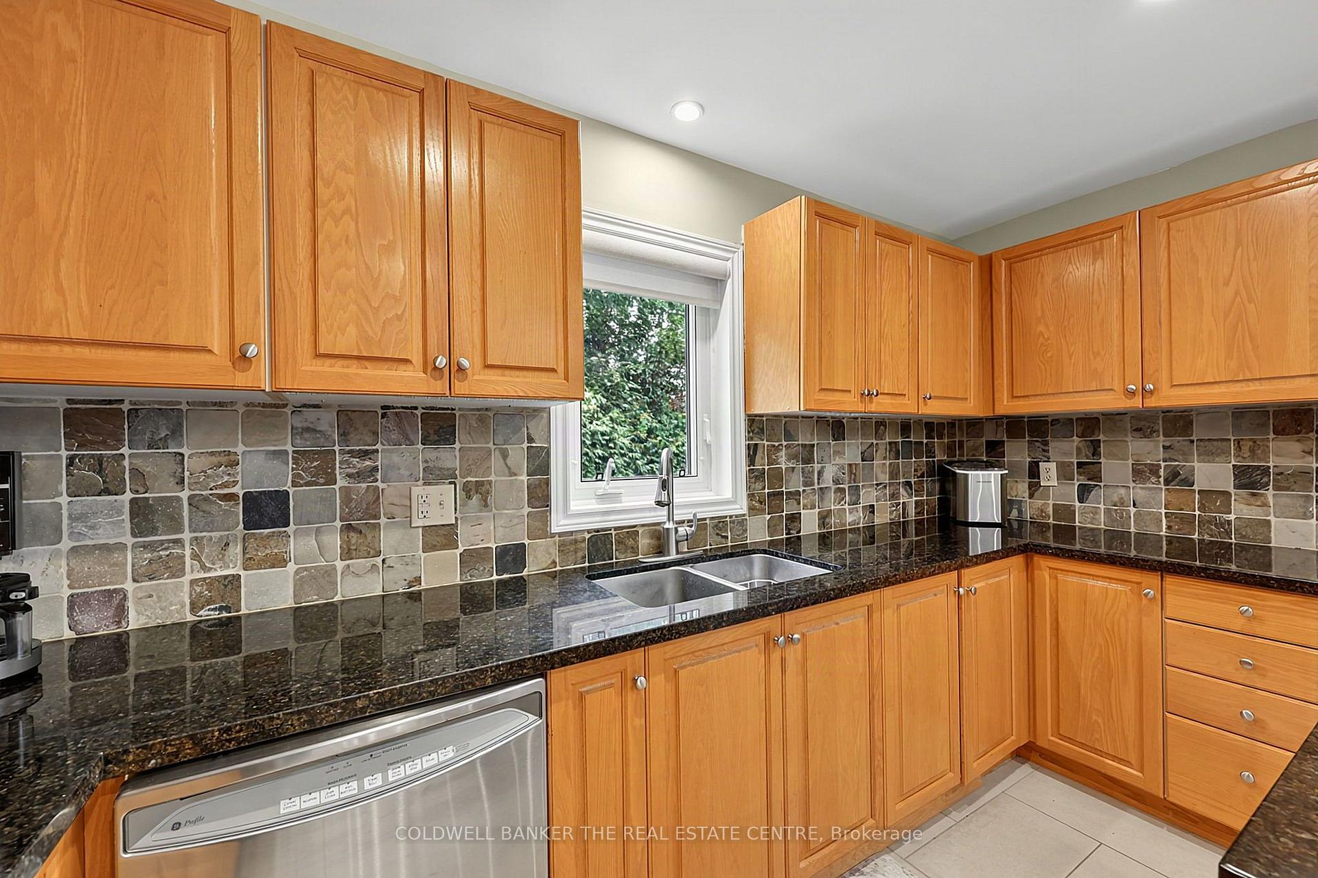 Photo 41 of 37 Falling Brook Drive, Barrie, Bayshore — HOMEH
