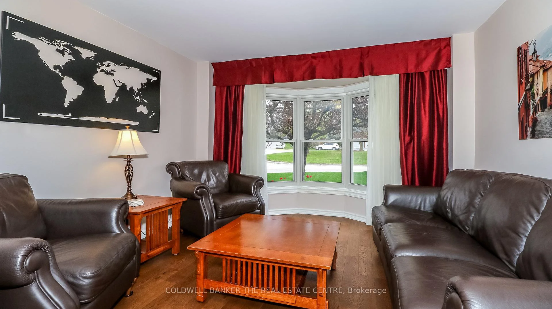 Photo 4 of 37 Falling Brook Drive, Barrie, Bayshore — HOMEH