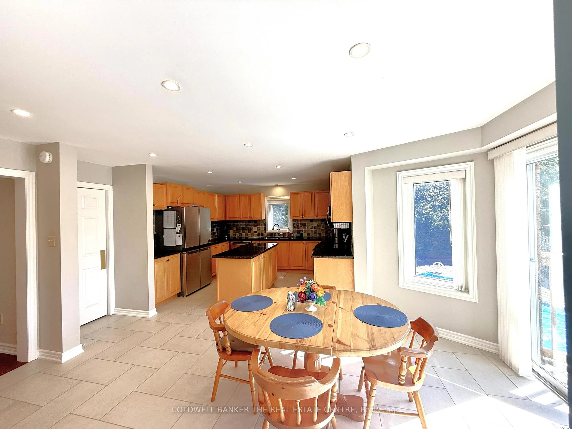 Photo 13 of 37 Falling Brook Drive, Barrie, Bayshore — HOMEH