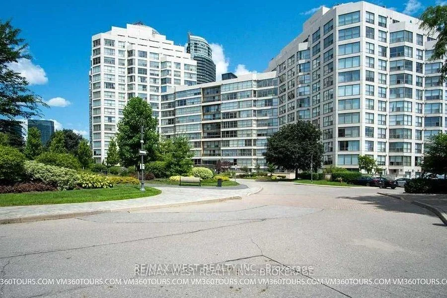 Photo of Unit 314, 2261 Lake Shore Boulevard W