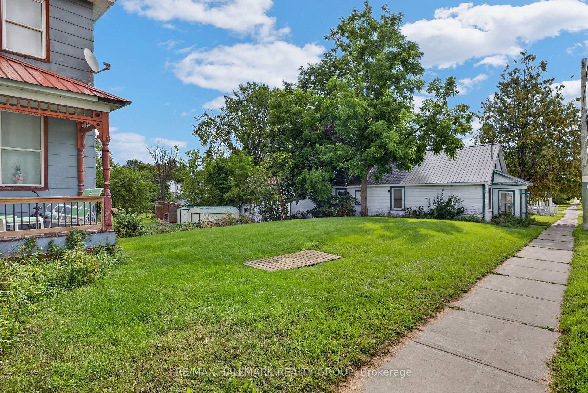 Photo 3 of 98 North Street, Lanark Highlands, Lanark Highlands (Lanark Village) — HOMEH