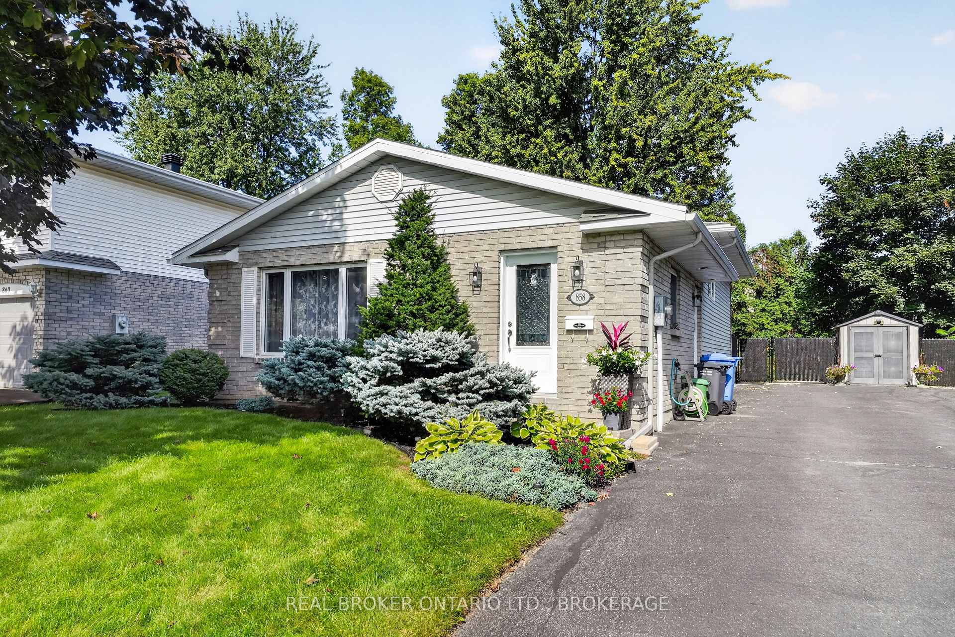 Photo 2 of 858 Chelsea Crescent, Cornwall, Cornwall — HOMEH