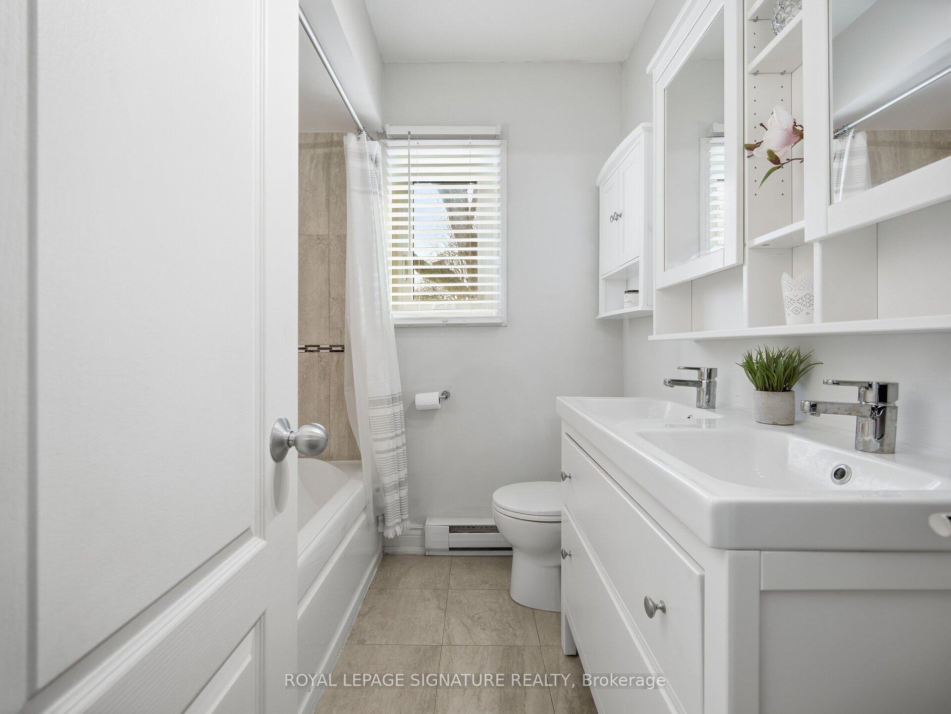 Photo 8 of 205 Prince Edward Drive S, Etobicoke, Stonegate-Queensway — HOMEH