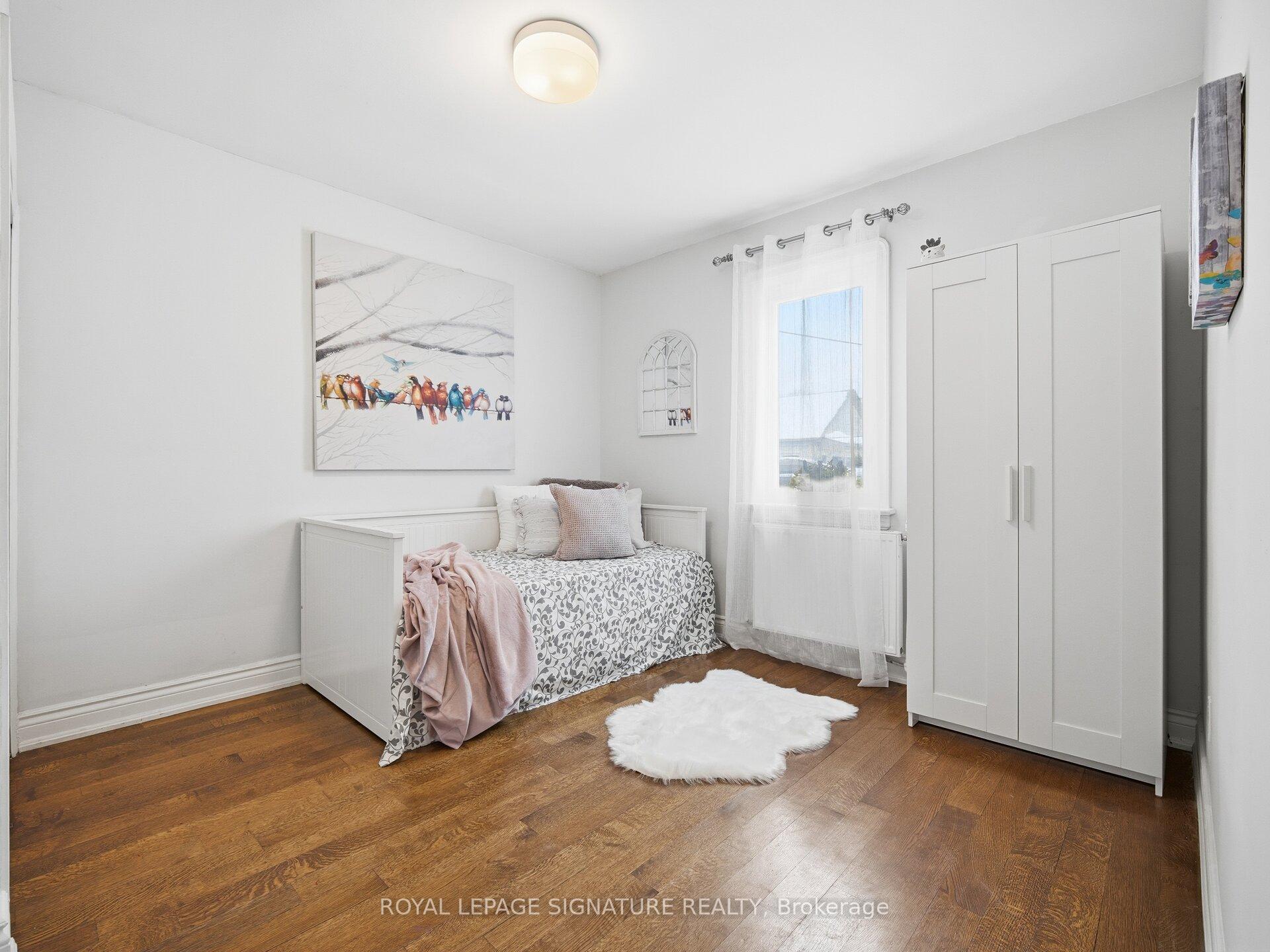 Photo 10 of 205 Prince Edward Drive S, Etobicoke, Stonegate-Queensway — HOMEH