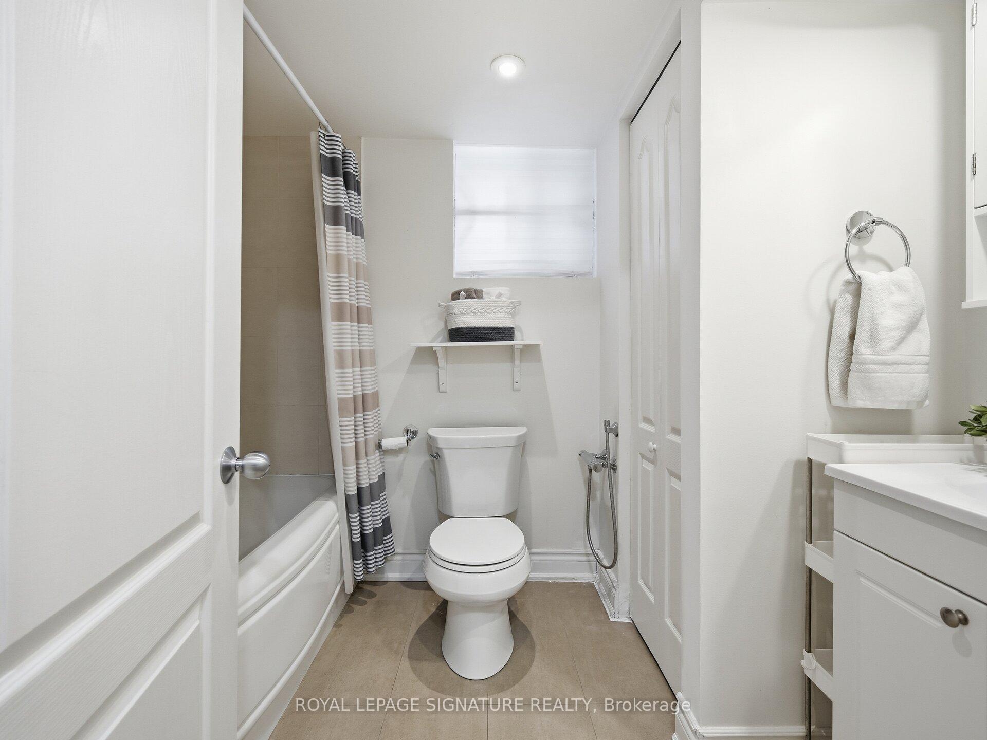Photo 20 of 205 Prince Edward Drive S, Etobicoke, Stonegate-Queensway — HOMEH