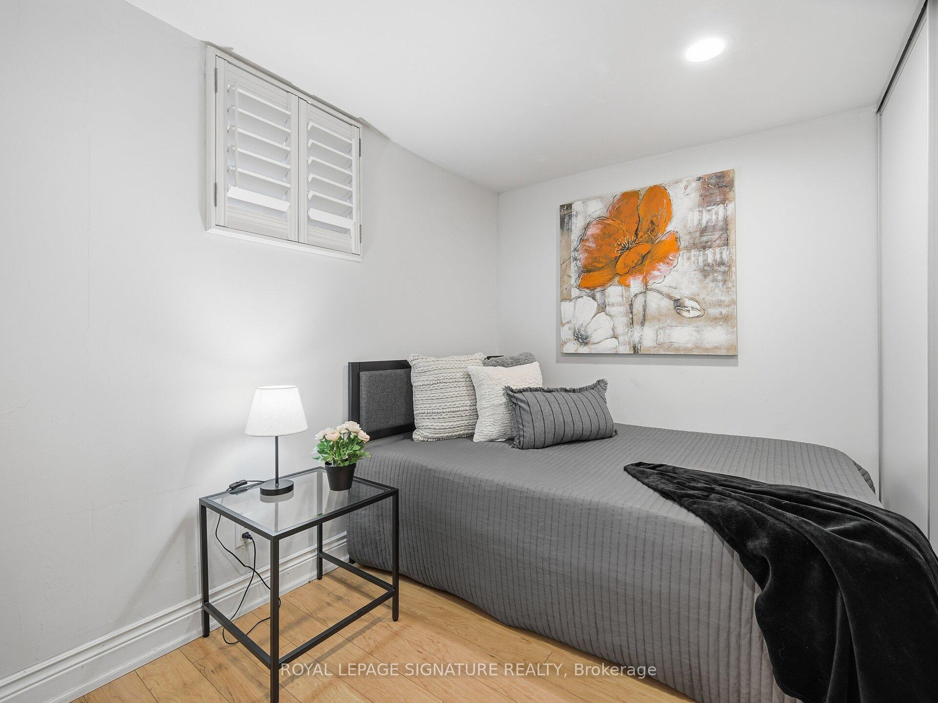Photo 23 of 205 Prince Edward Drive S, Etobicoke, Stonegate-Queensway — HOMEH