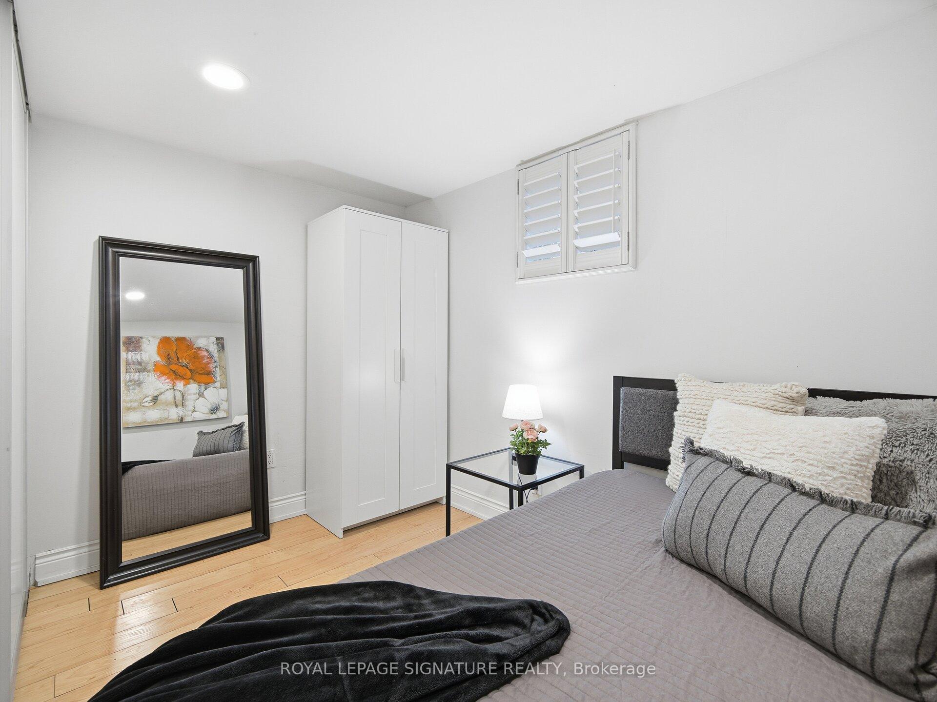 Photo 24 of 205 Prince Edward Drive S, Etobicoke, Stonegate-Queensway — HOMEH