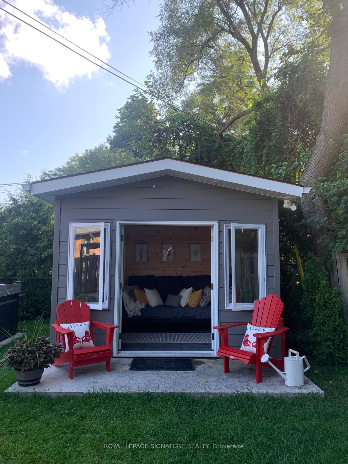 Photo 31 of 205 Prince Edward Drive S, Etobicoke, Stonegate-Queensway — HOMEH