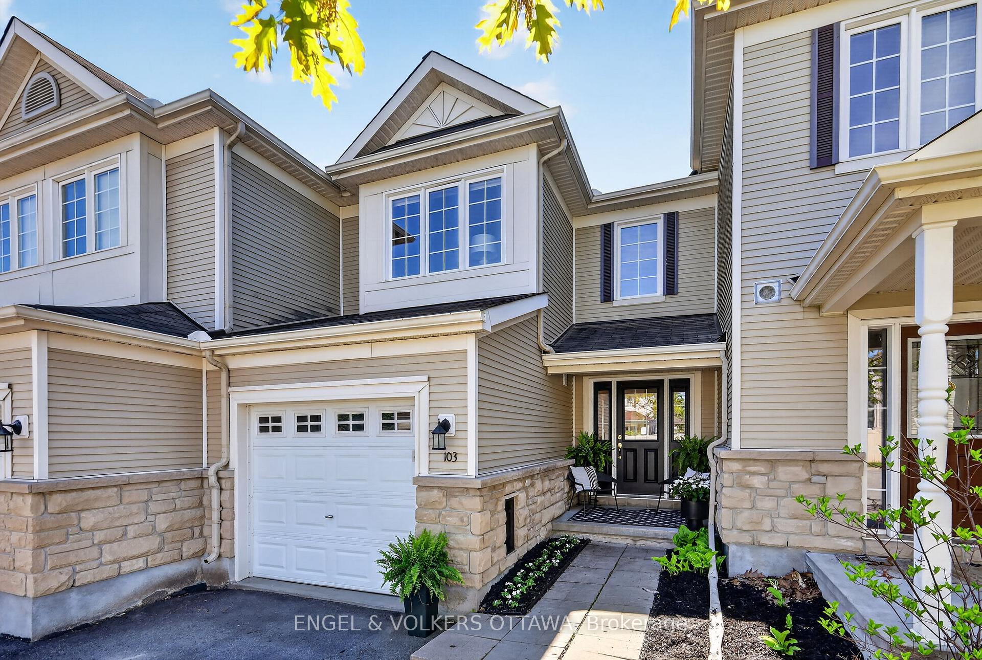 Photo 2 of 103 Goldwood Private, Ottawa, Barrhaven - Stonebridge — HOMEH