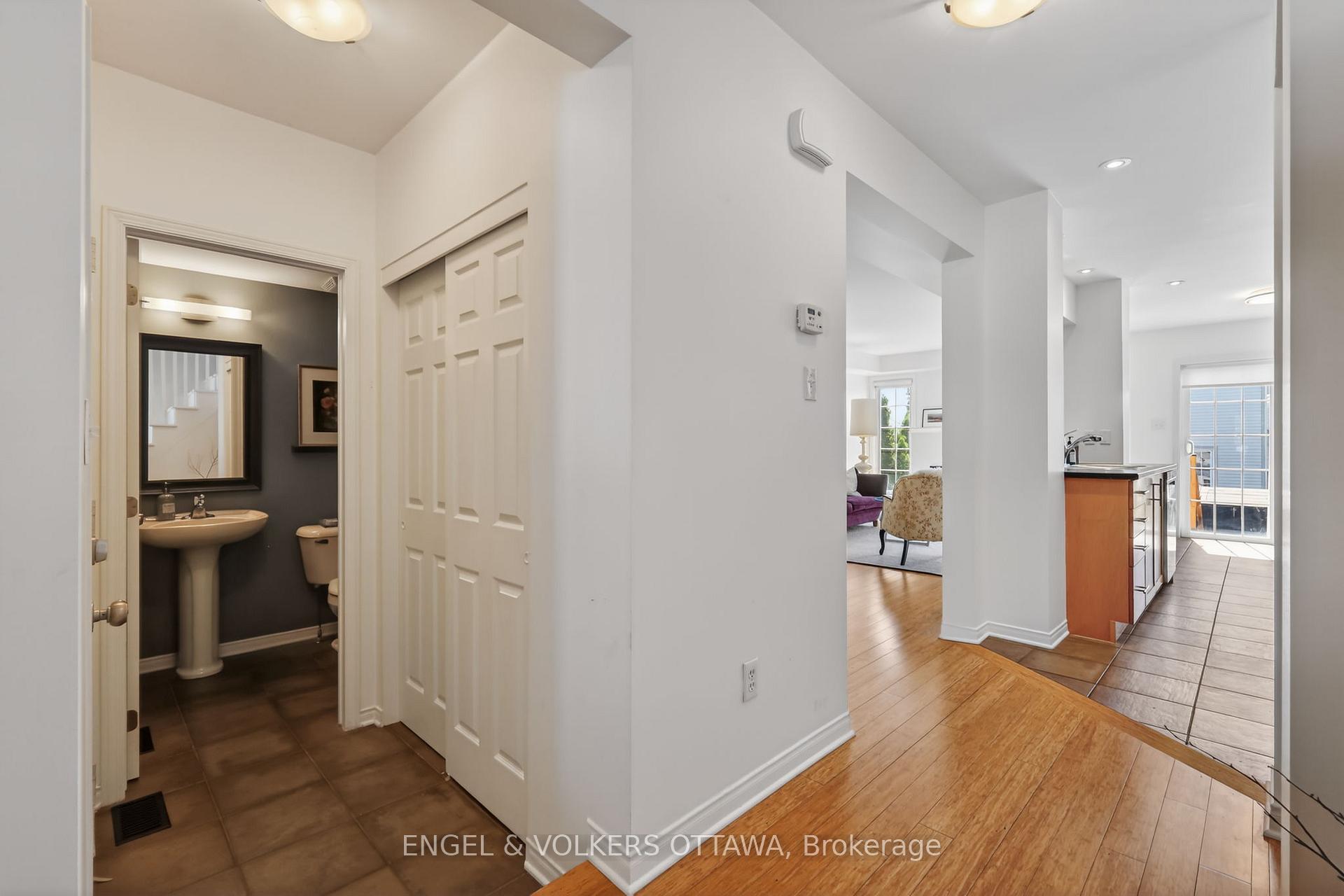 Photo 6 of 103 Goldwood Private, Ottawa, Barrhaven - Stonebridge — HOMEH