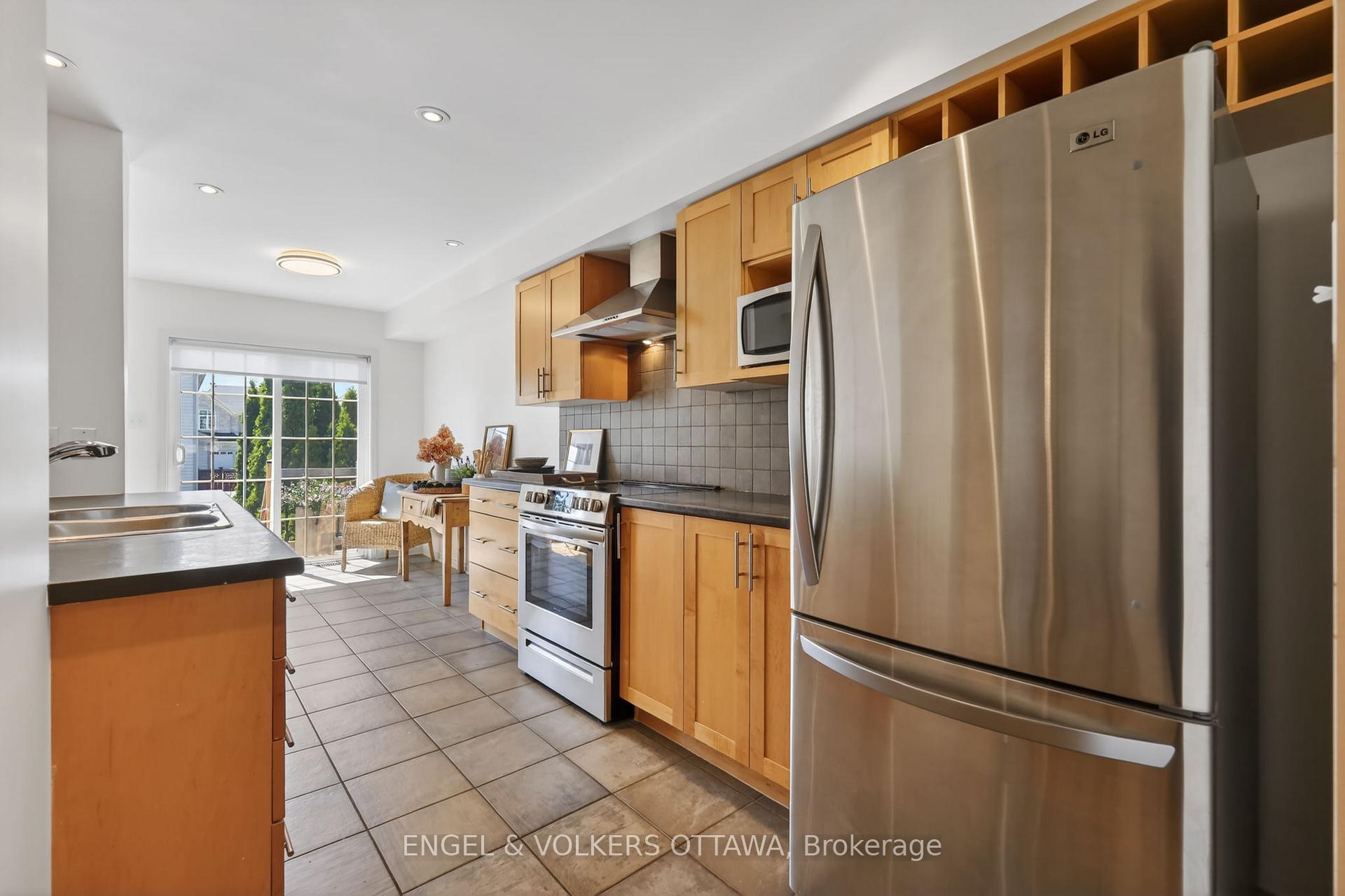 Photo 7 of 103 Goldwood Private, Ottawa, Barrhaven - Stonebridge — HOMEH