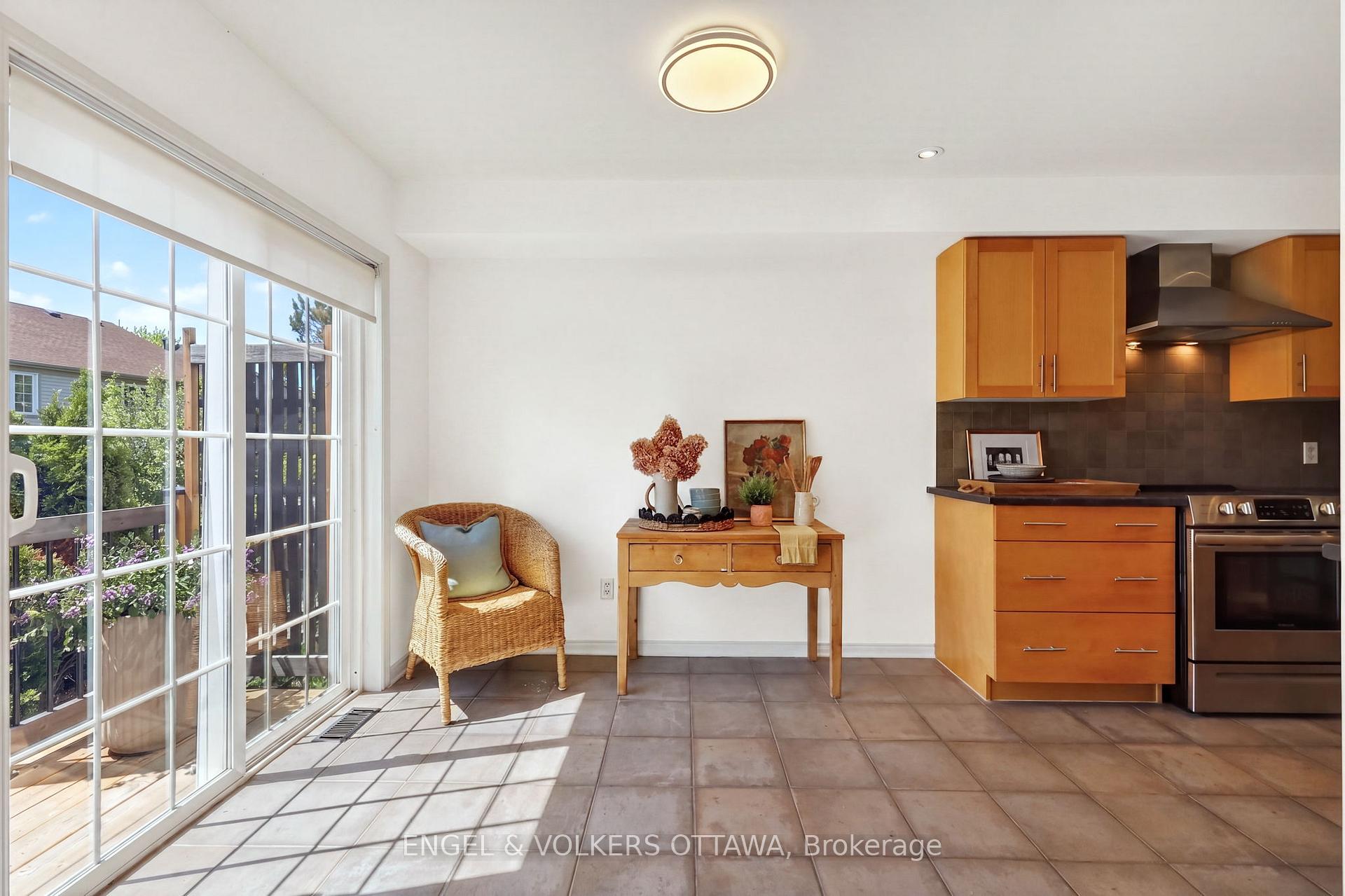 Photo 13 of 103 Goldwood Private, Ottawa, Barrhaven - Stonebridge — HOMEH