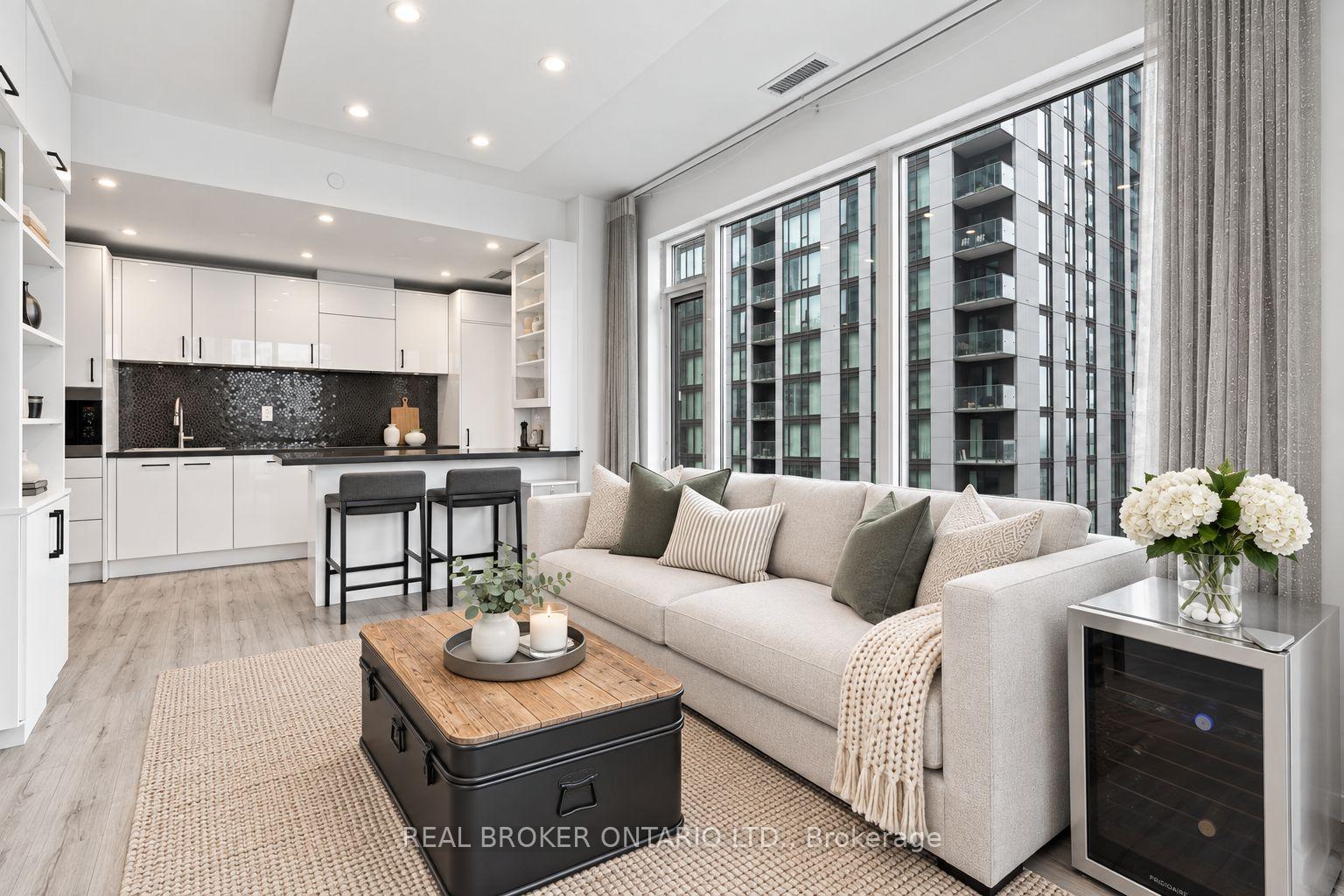 Photo 5 of Unit 2002, 21 Widmer Street, Toronto, Waterfront Communities — HOMEH