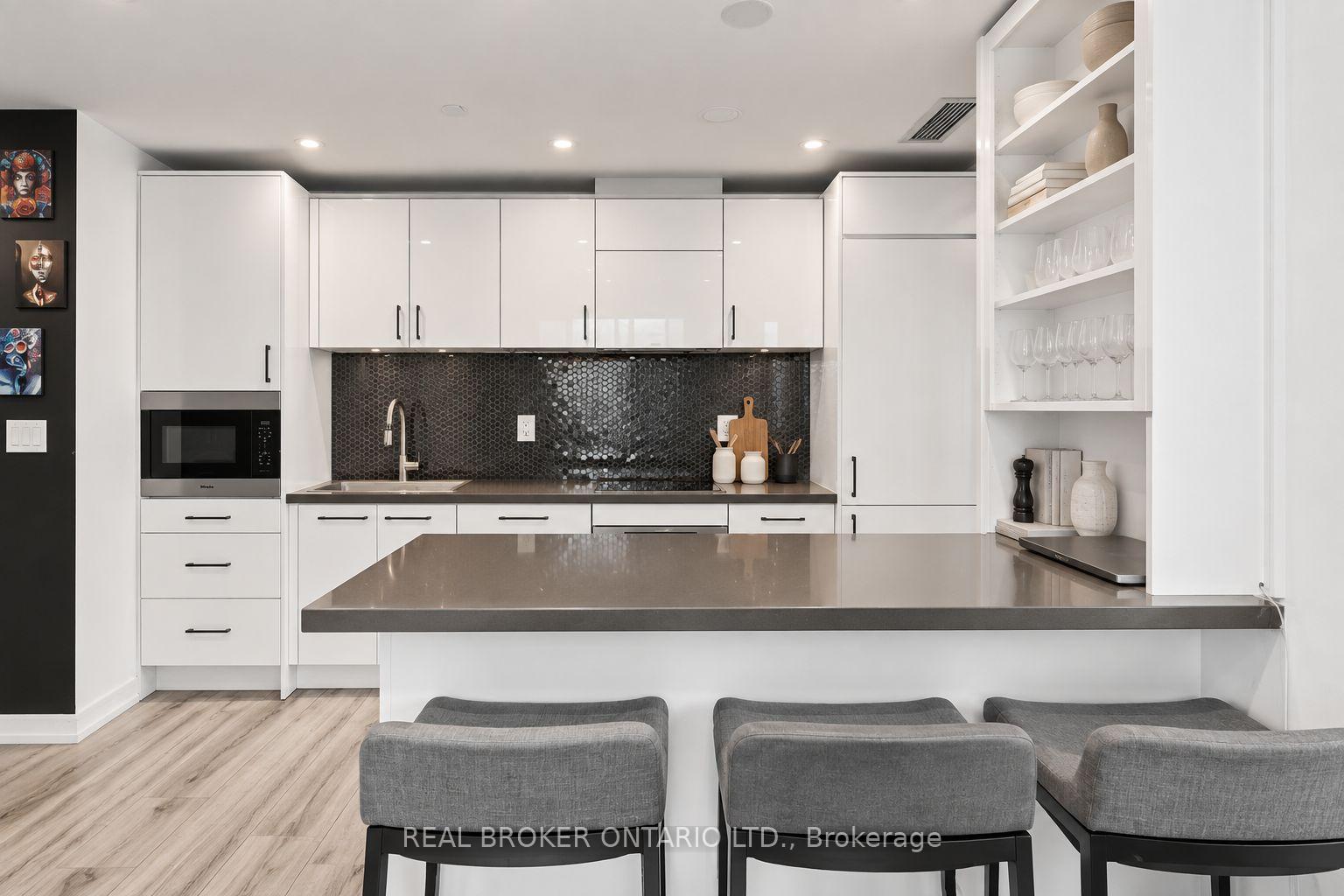 Photo 11 of Unit 2002, 21 Widmer Street, Toronto, Waterfront Communities — HOMEH