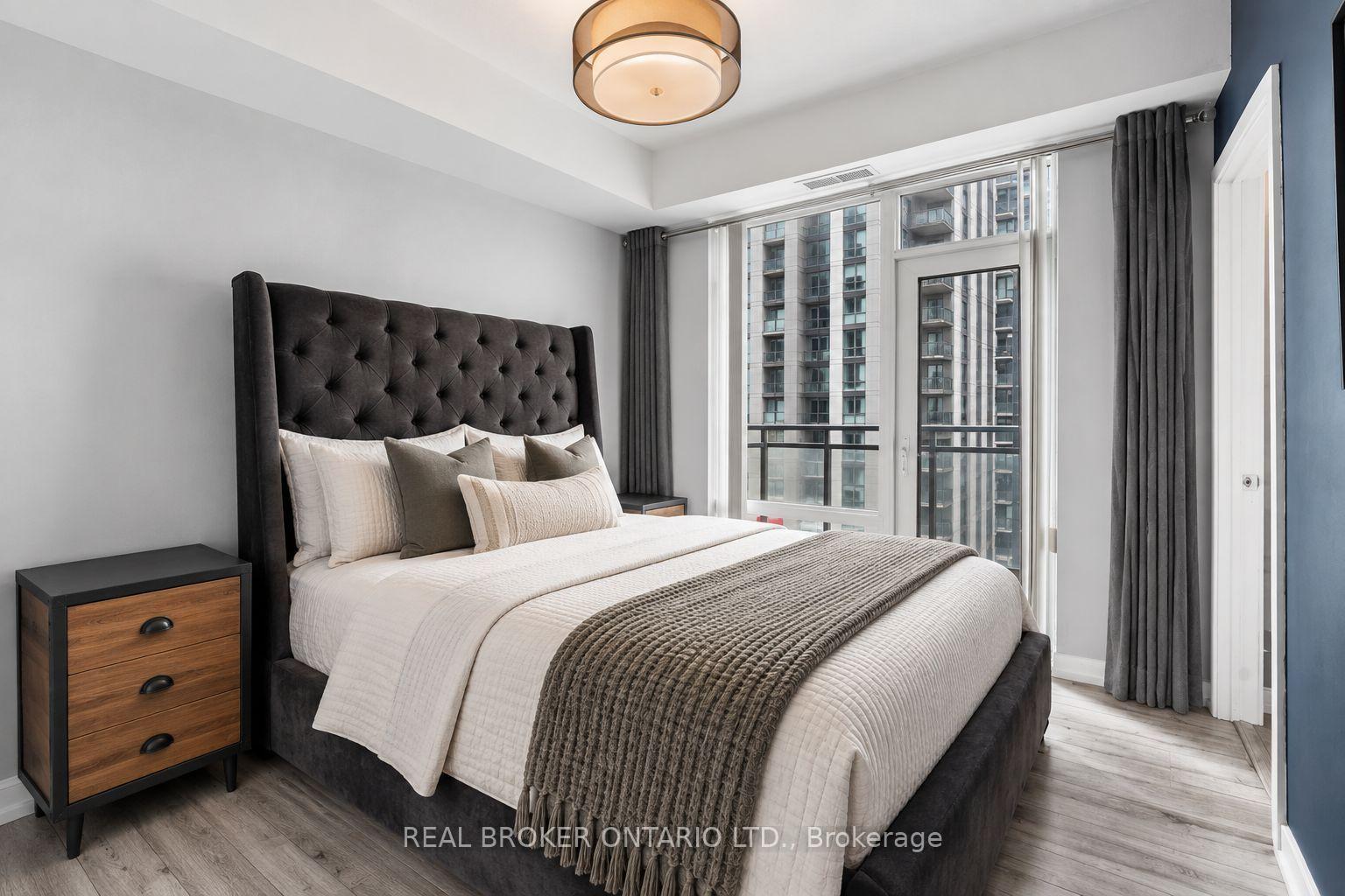 Photo 15 of Unit 2002, 21 Widmer Street, Toronto, Waterfront Communities — HOMEH