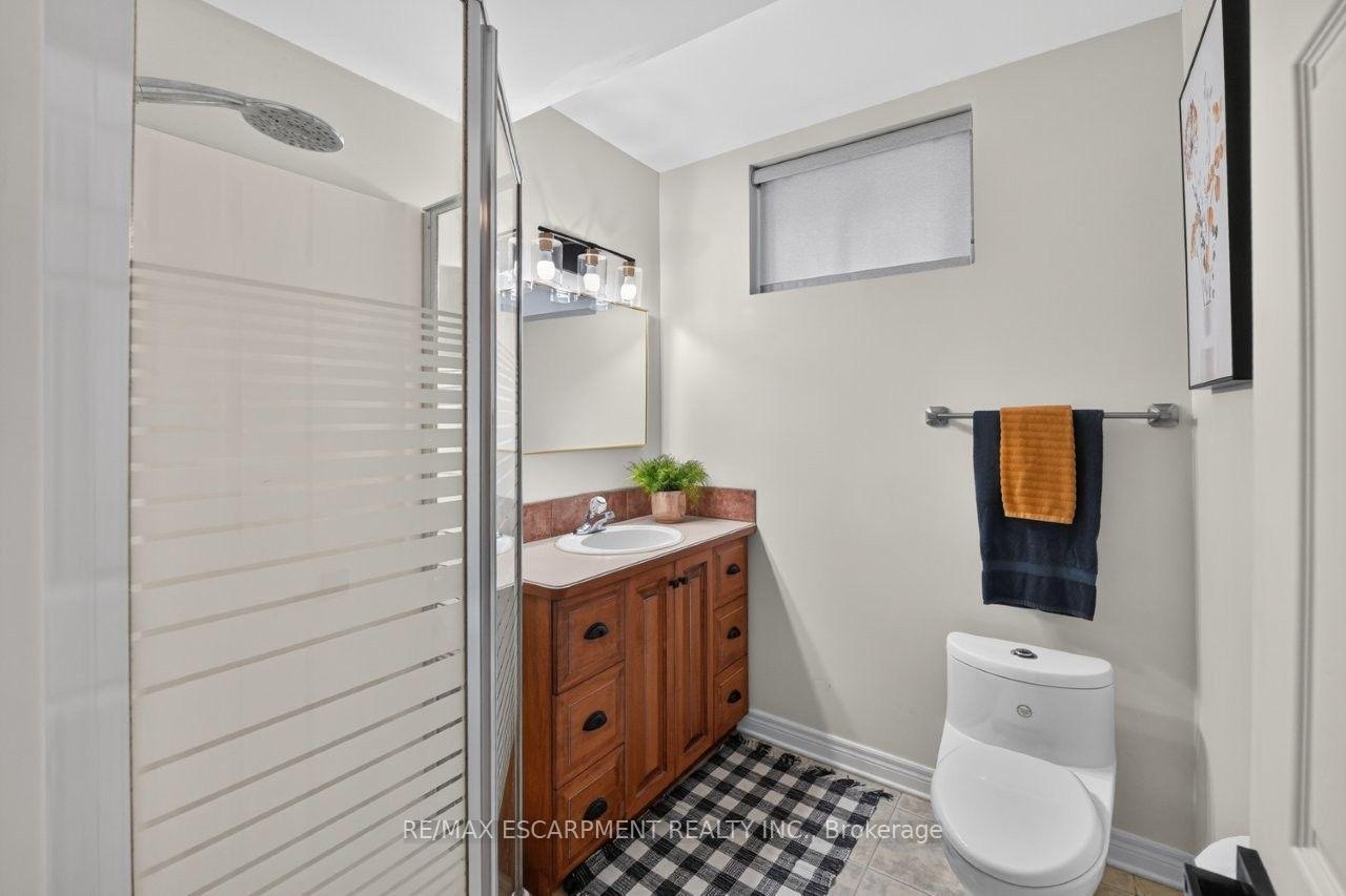 Photo 25 of 126 Dorchester Drive, Grimsby, Grimsby East — HOMEH