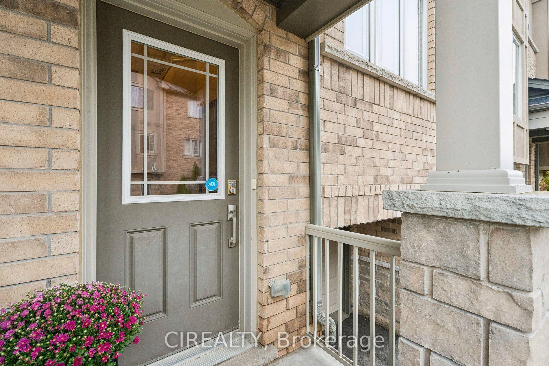 Photo 4 of Unit 12, 201 Westbank Trail, Hamilton, Stoney Creek Mountain — HOMEH