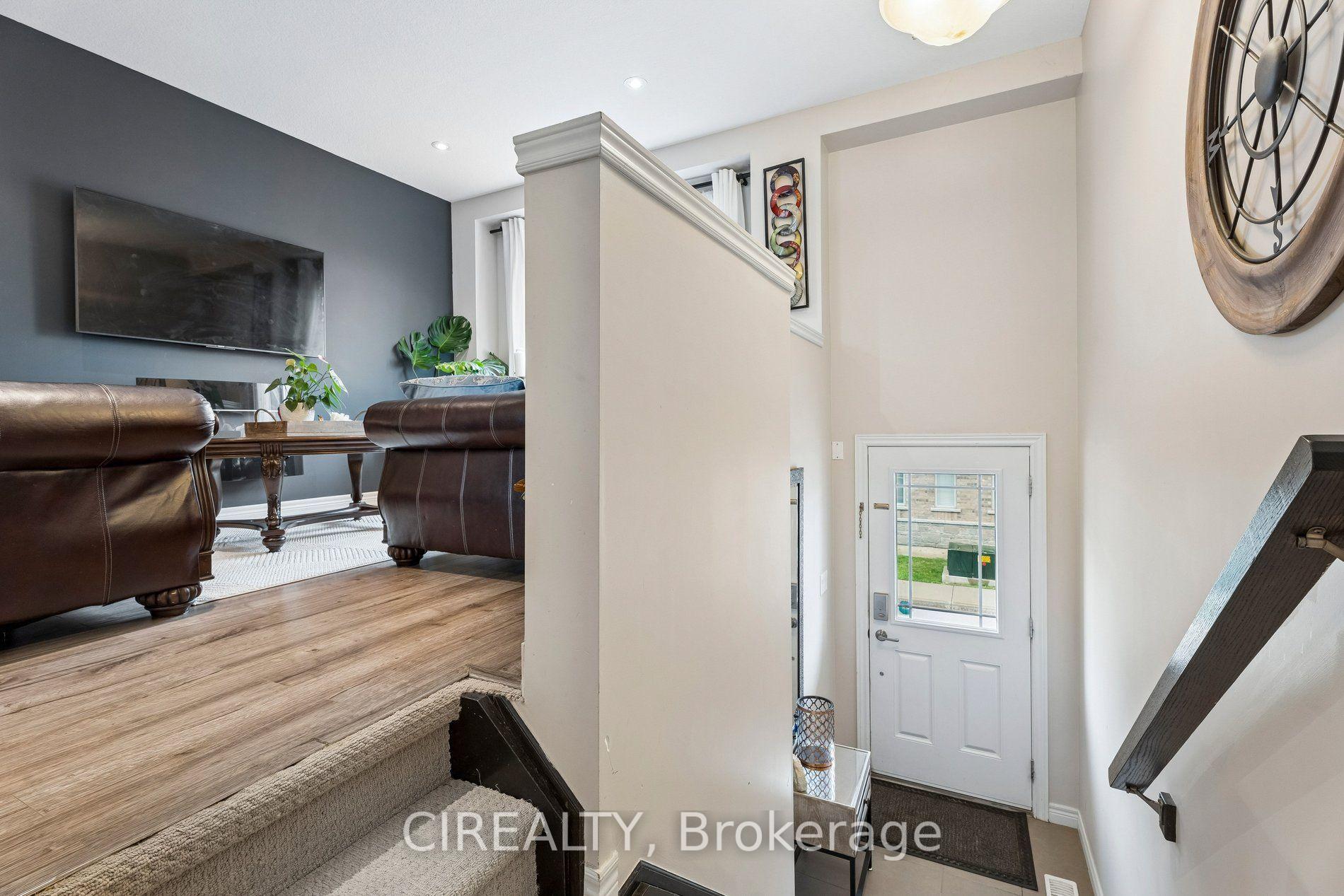 Photo 6 of Unit 12, 201 Westbank Trail, Hamilton, Stoney Creek Mountain — HOMEH