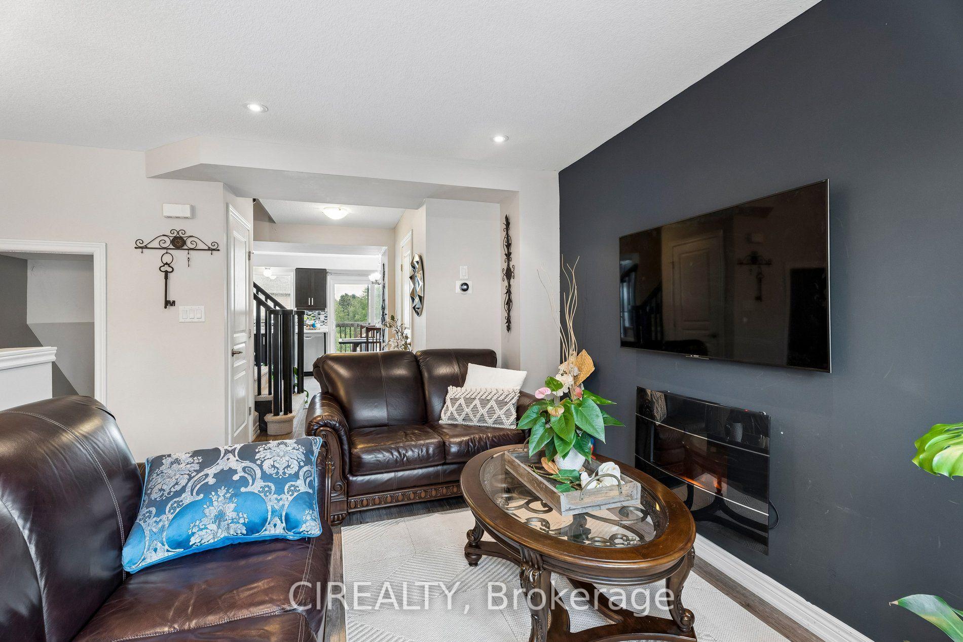 Photo 12 of Unit 12, 201 Westbank Trail, Hamilton, Stoney Creek Mountain — HOMEH