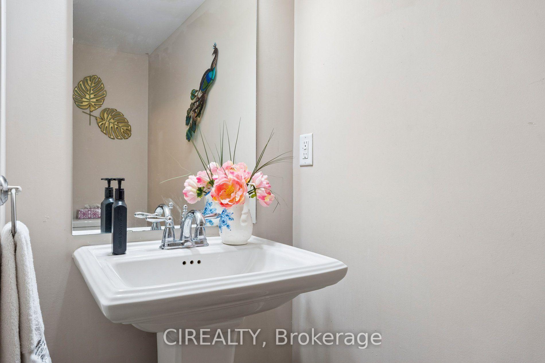 Photo 15 of Unit 12, 201 Westbank Trail, Hamilton, Stoney Creek Mountain — HOMEH