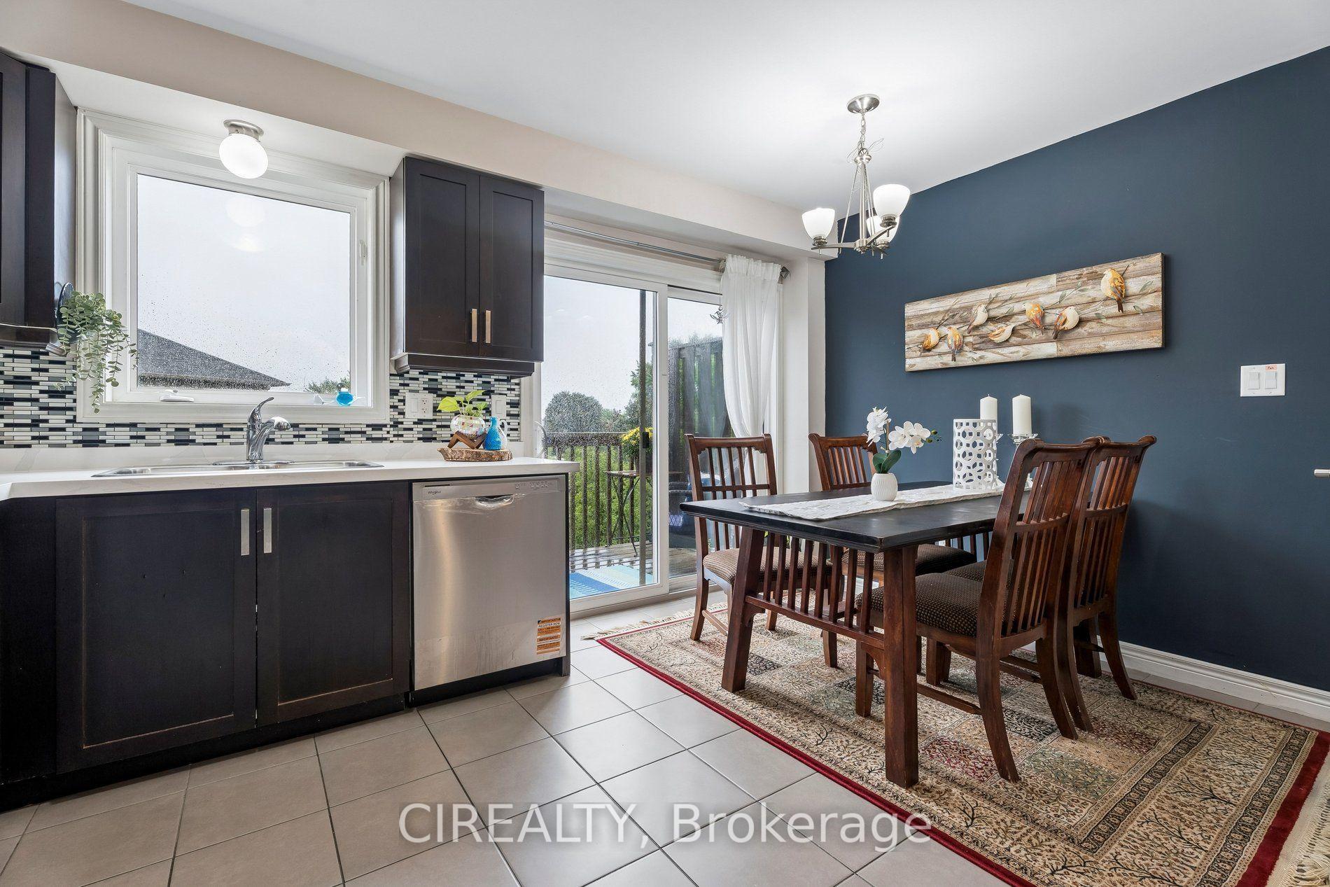 Photo 19 of Unit 12, 201 Westbank Trail, Hamilton, Stoney Creek Mountain — HOMEH