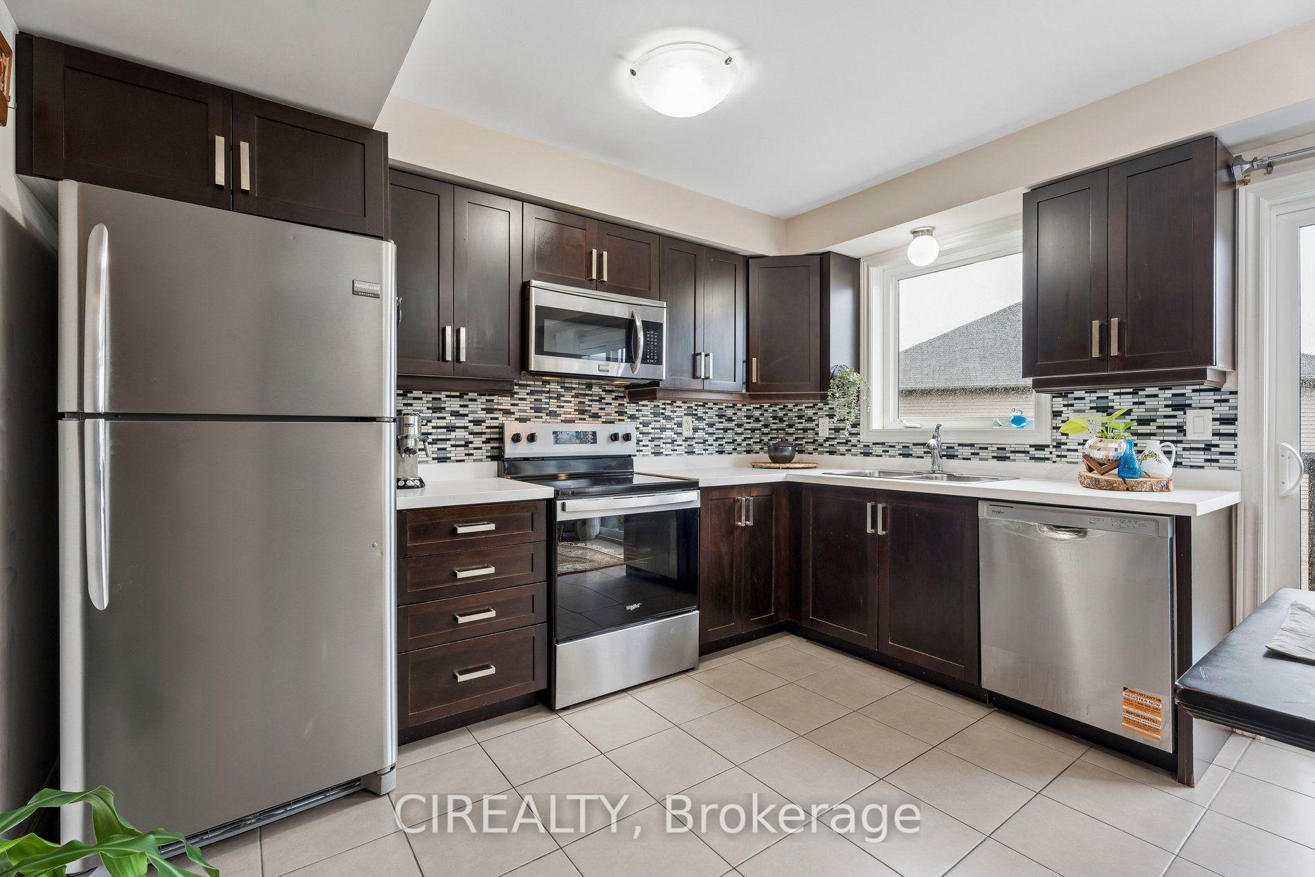 Photo 25 of Unit 12, 201 Westbank Trail, Hamilton, Stoney Creek Mountain — HOMEH