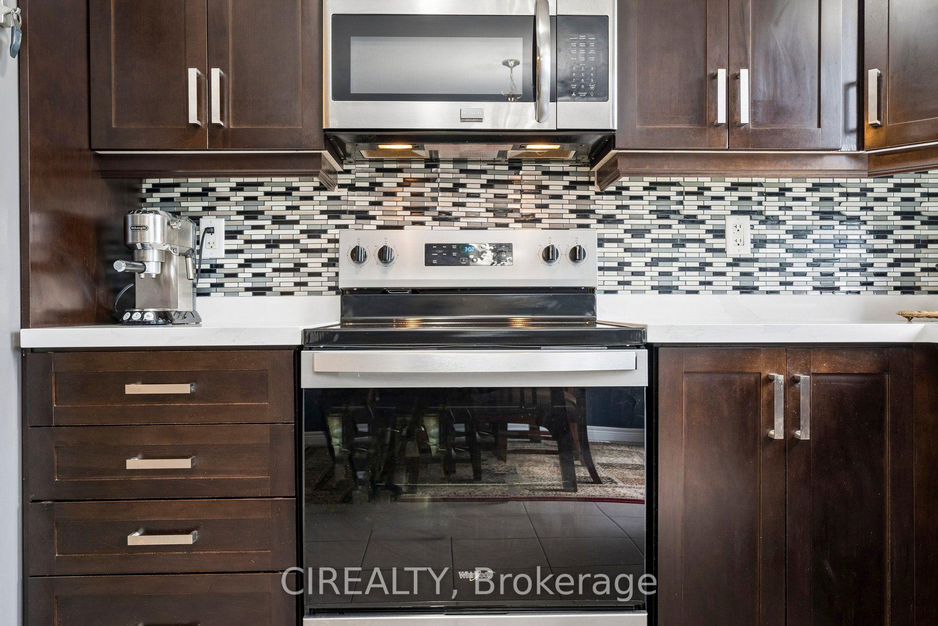 Photo 27 of Unit 12, 201 Westbank Trail, Hamilton, Stoney Creek Mountain — HOMEH