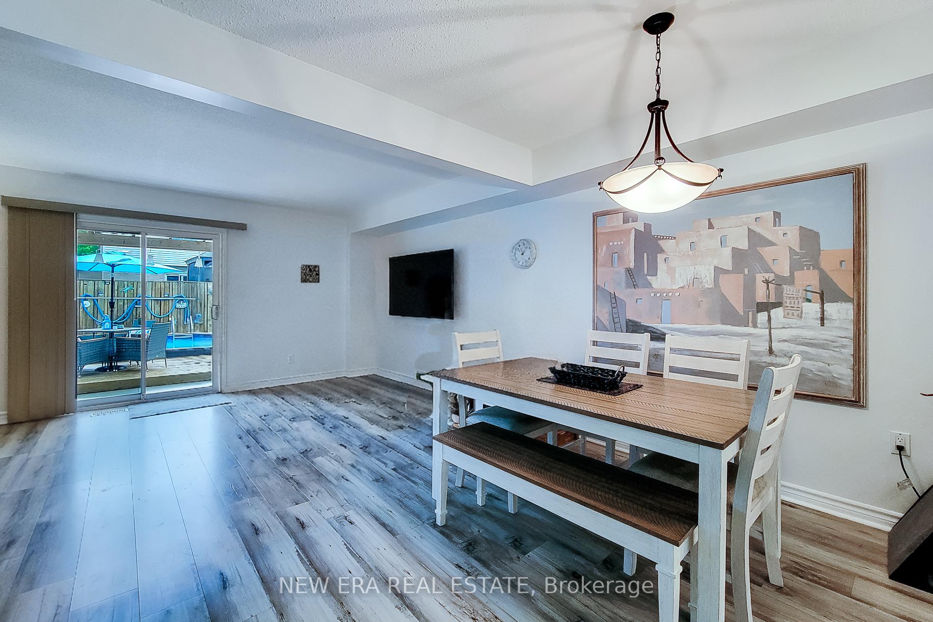 Photo 12 of 8 Dalton Gate, Hamilton, Stoney Creek Mountain — HOMEH