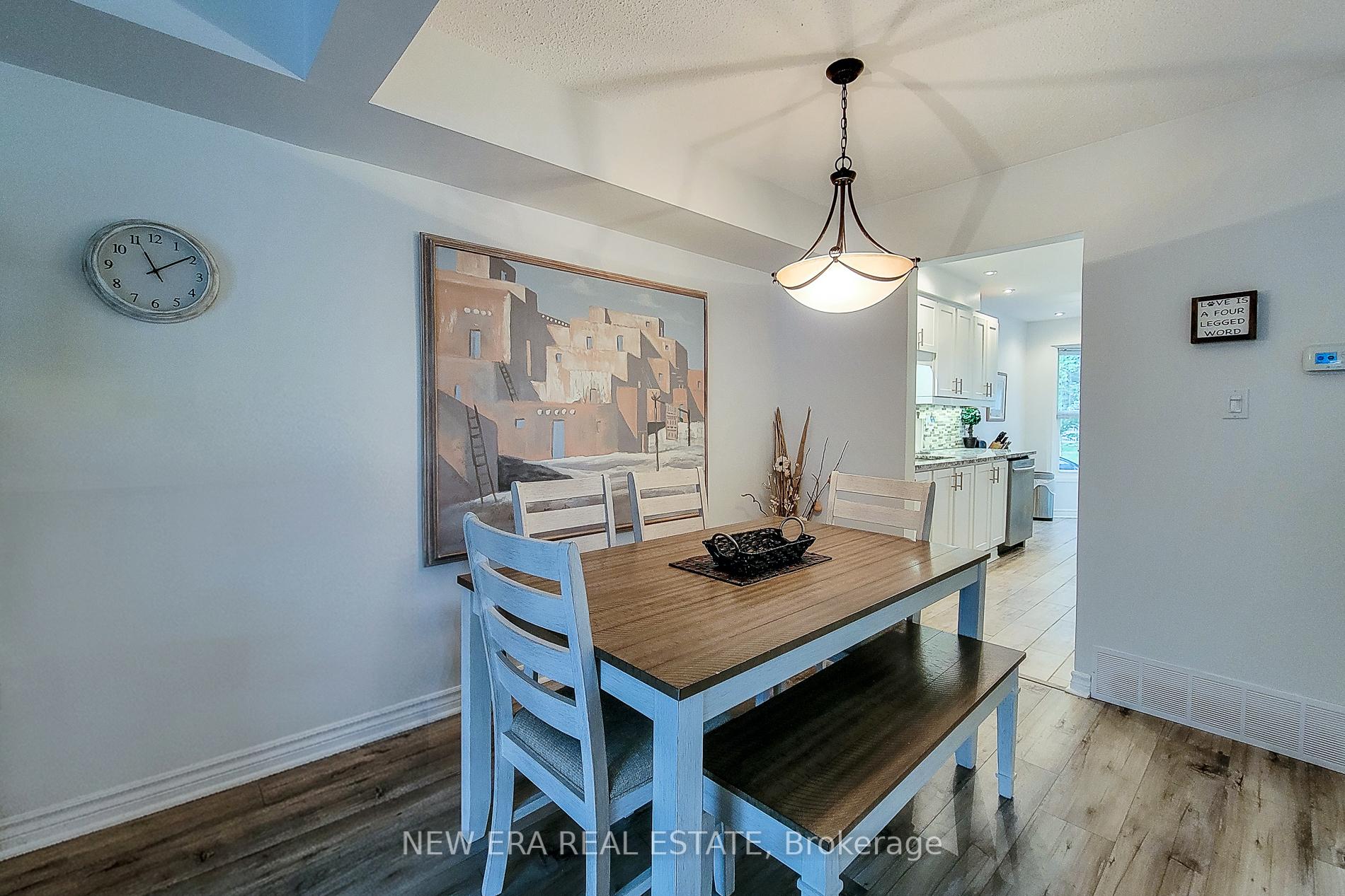 Photo 13 of 8 Dalton Gate, Hamilton, Stoney Creek Mountain — HOMEH