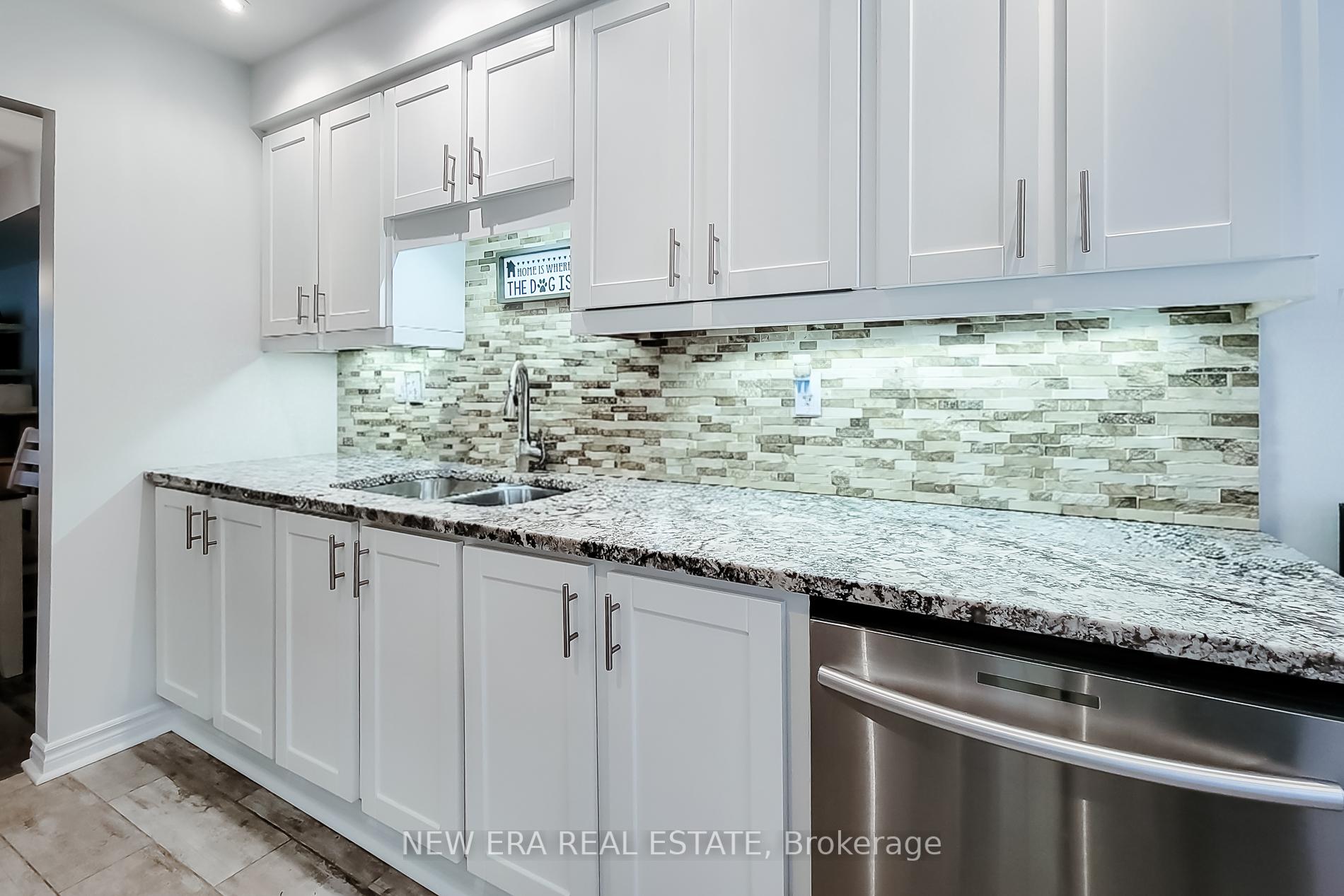 Photo 15 of 8 Dalton Gate, Hamilton, Stoney Creek Mountain — HOMEH