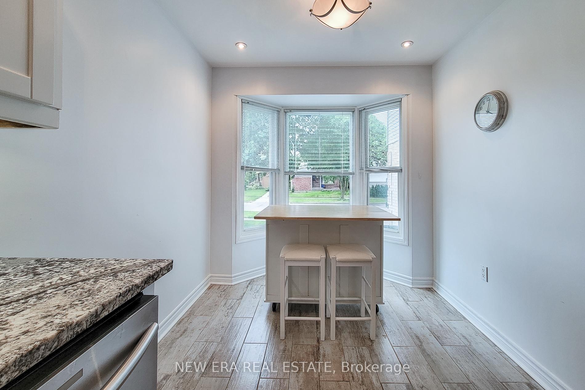 Photo 17 of 8 Dalton Gate, Hamilton, Stoney Creek Mountain — HOMEH
