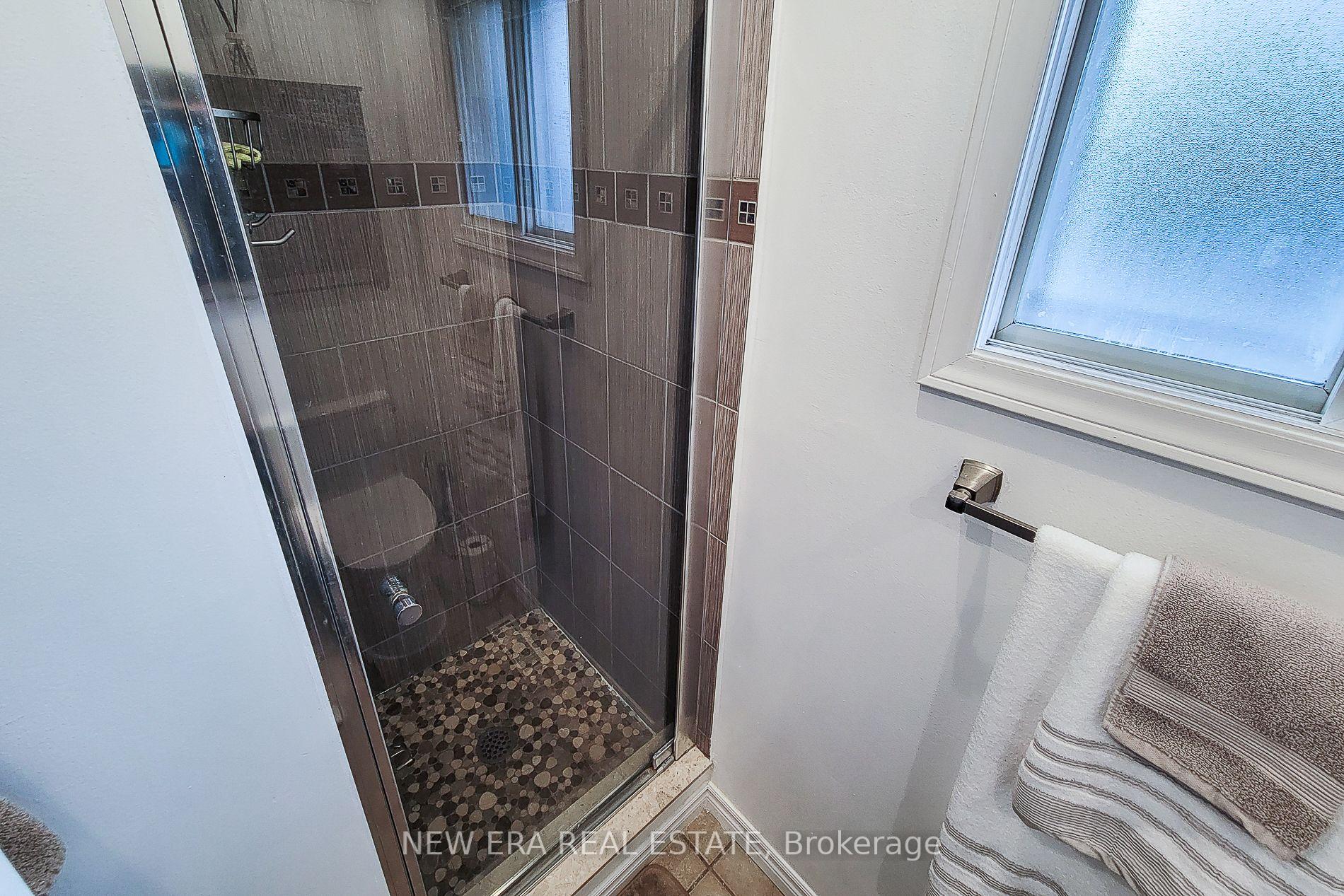 Photo 28 of 8 Dalton Gate, Hamilton, Stoney Creek Mountain — HOMEH