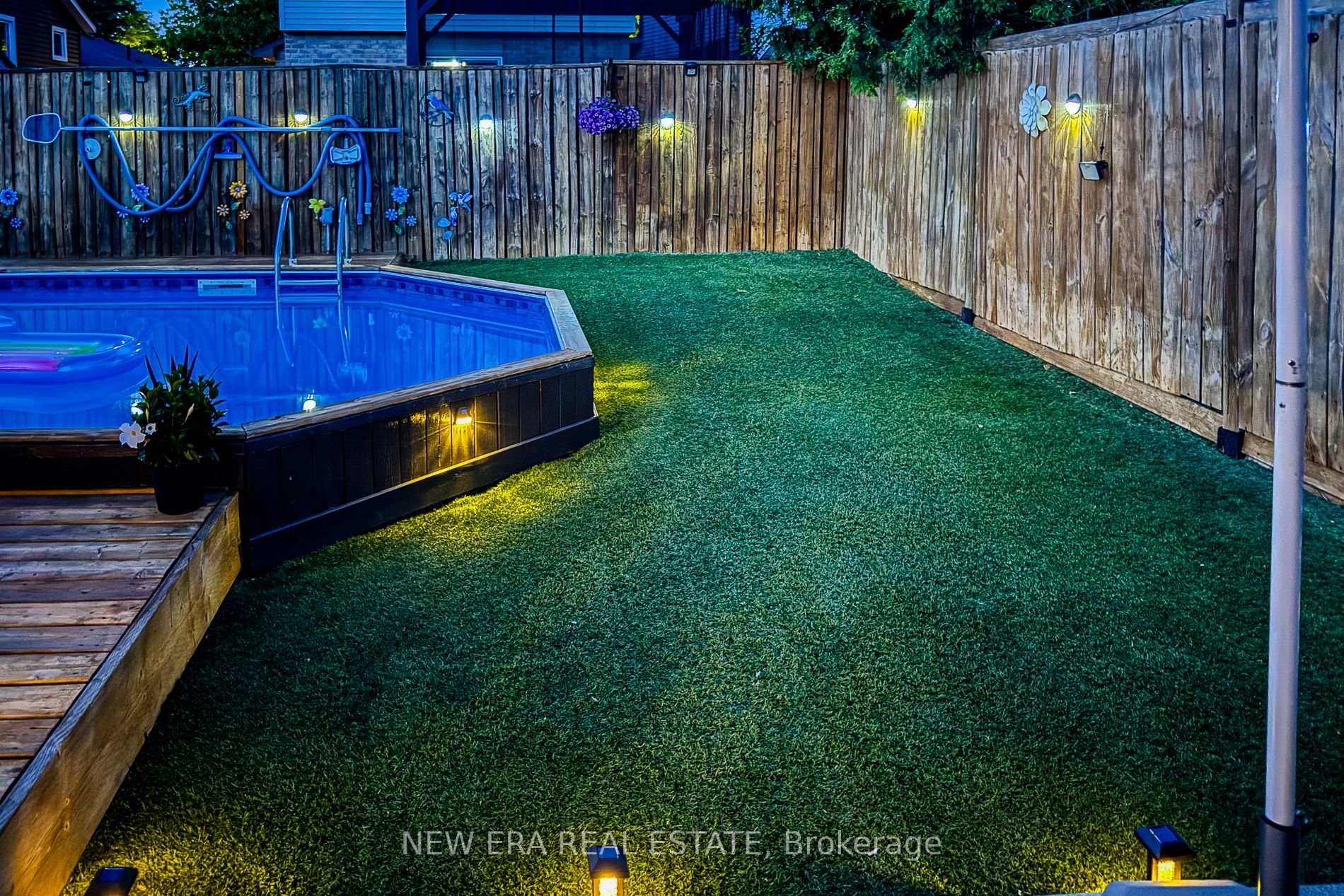 Photo 34 of 8 Dalton Gate, Hamilton, Stoney Creek Mountain — HOMEH