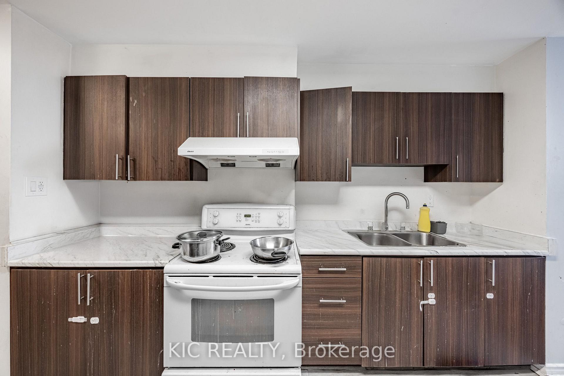 Photo 8 of Unit 403, 2645 Kipling Avenue, Etobicoke, Mount Olive-Silverstone-Jamestown — HOMEH