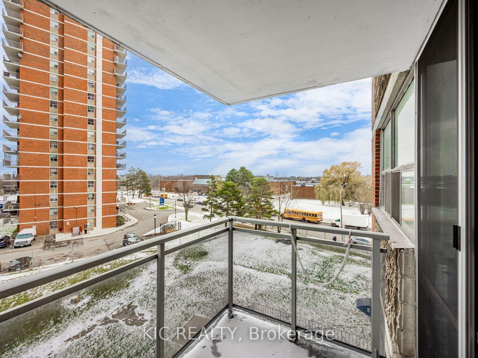 Photo 15 of Unit 403, 2645 Kipling Avenue, Etobicoke, Mount Olive-Silverstone-Jamestown — HOMEH