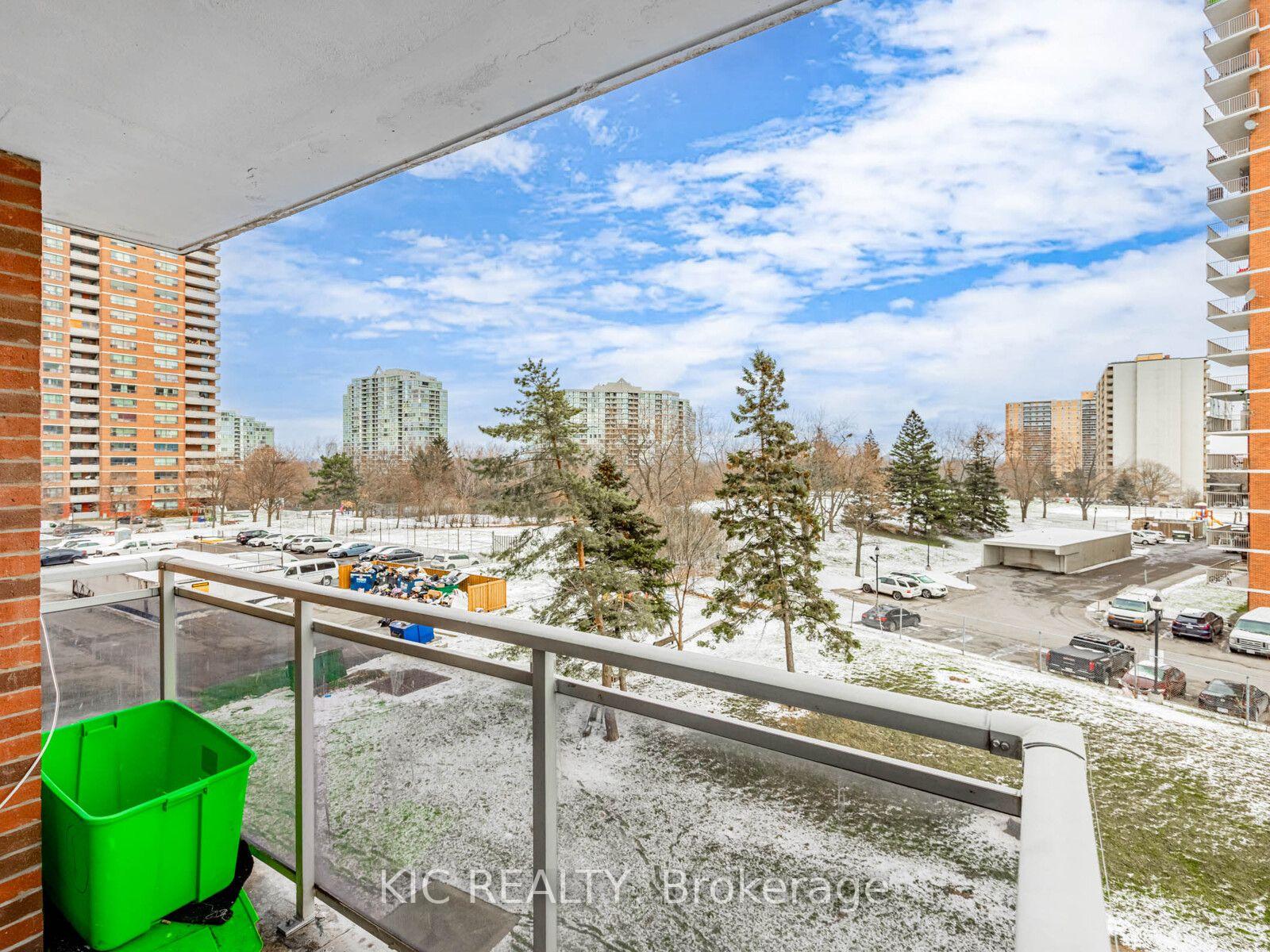 Photo 16 of Unit 403, 2645 Kipling Avenue, Etobicoke, Mount Olive-Silverstone-Jamestown — HOMEH