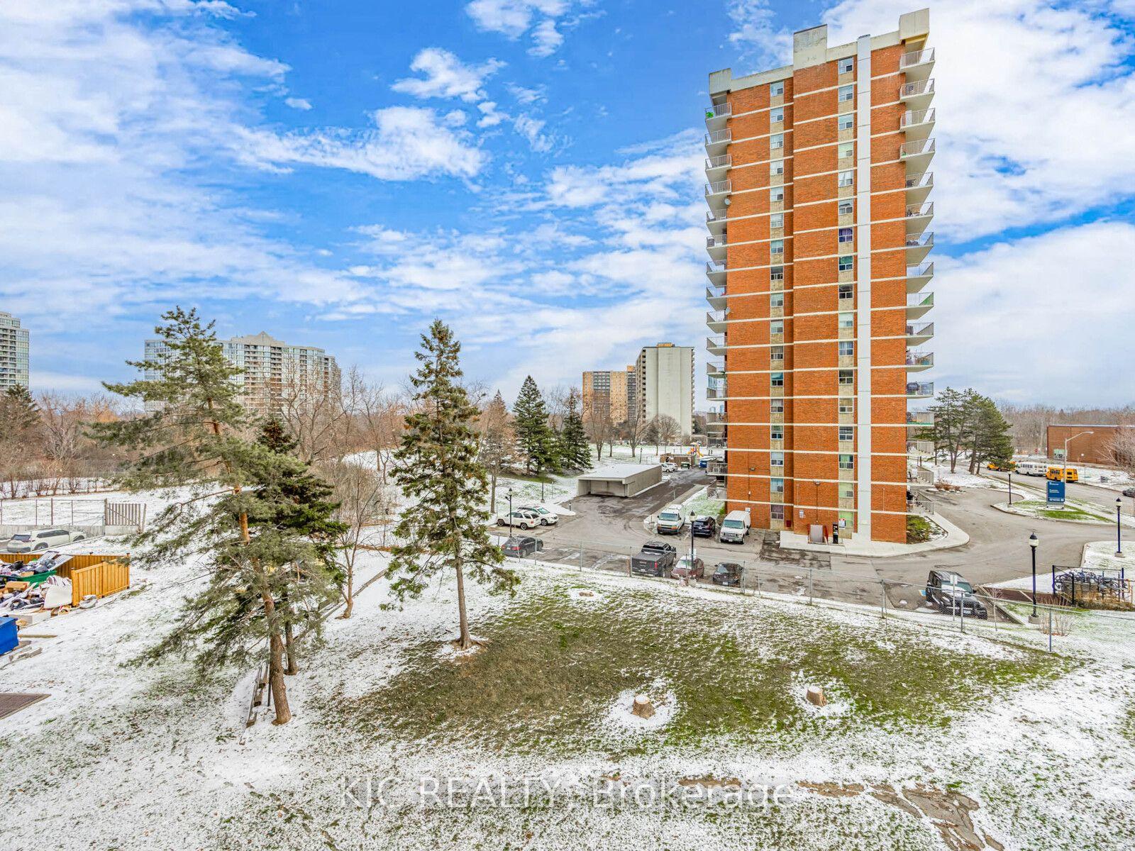 Photo 17 of Unit 403, 2645 Kipling Avenue, Etobicoke, Mount Olive-Silverstone-Jamestown — HOMEH