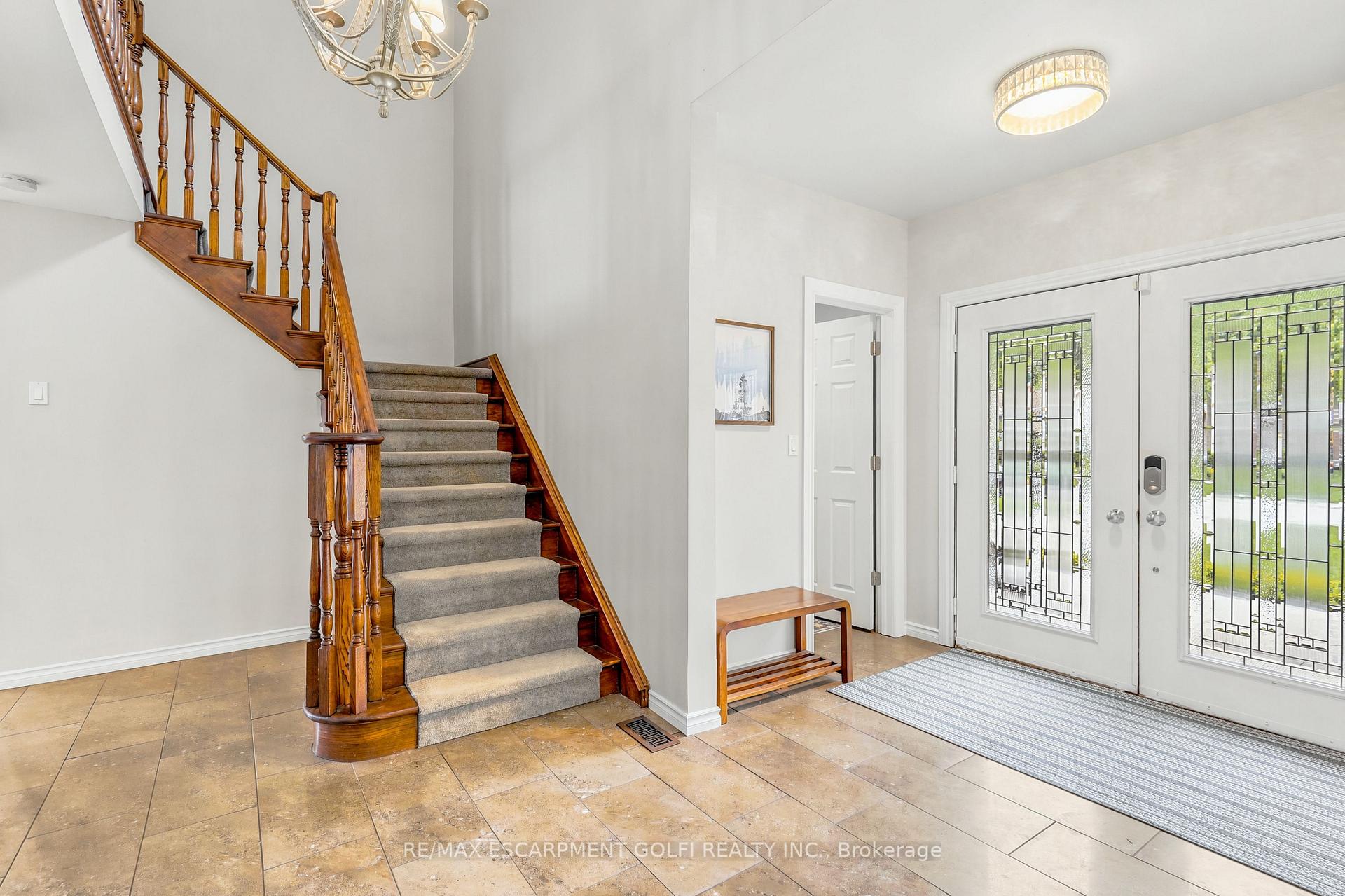Photo 6 of 14 Leslie Drive, Hamilton, Stoney Creek — HOMEH