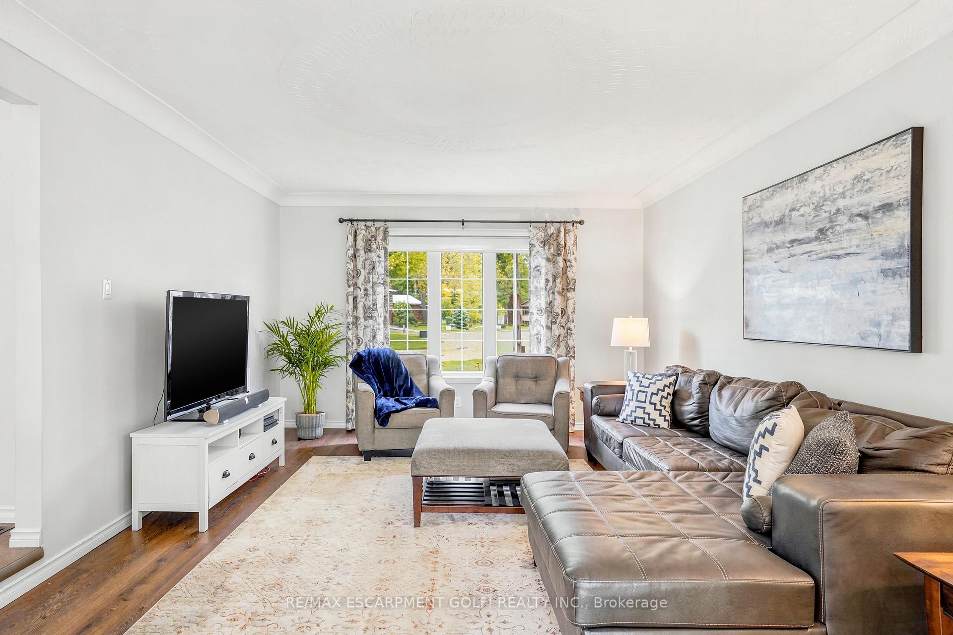 Photo 7 of 14 Leslie Drive, Hamilton, Stoney Creek — HOMEH