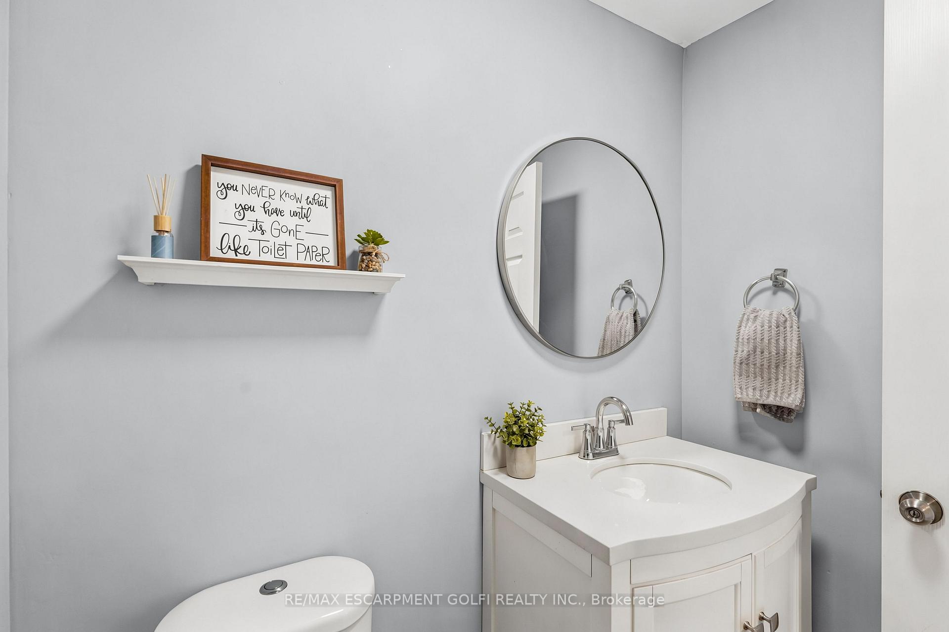 Photo 16 of 14 Leslie Drive, Hamilton, Stoney Creek — HOMEH