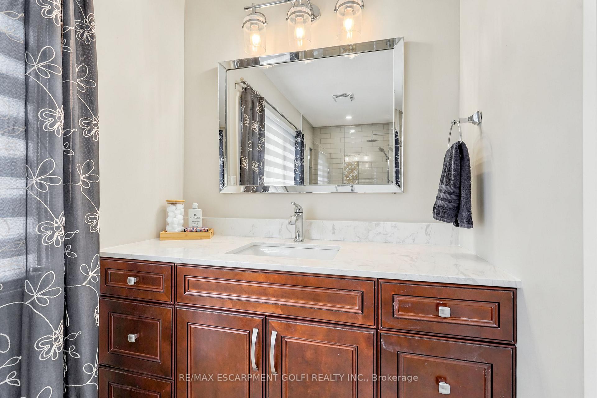Photo 20 of 14 Leslie Drive, Hamilton, Stoney Creek — HOMEH